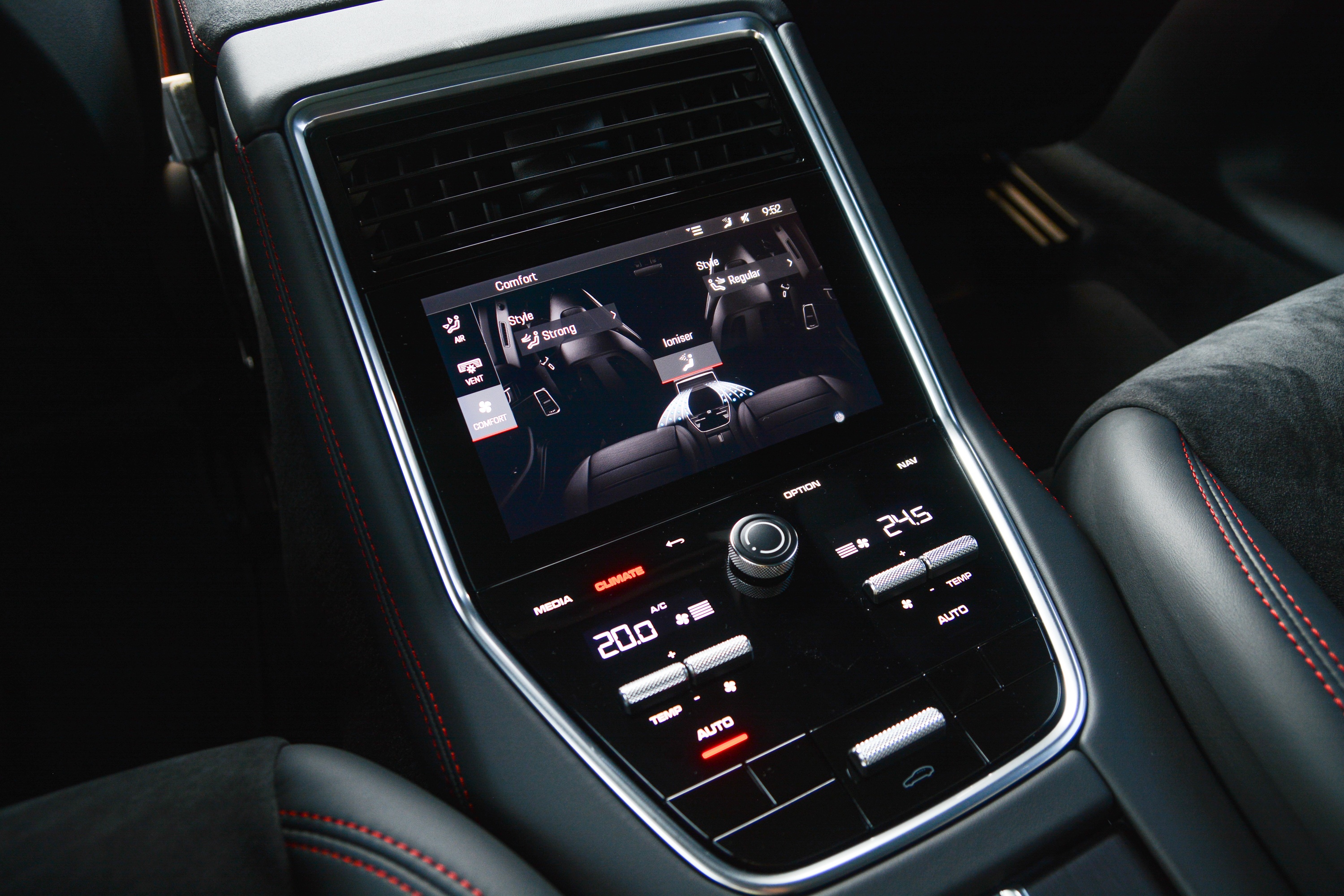 Porsche Panamera GTS nang cap anh 12