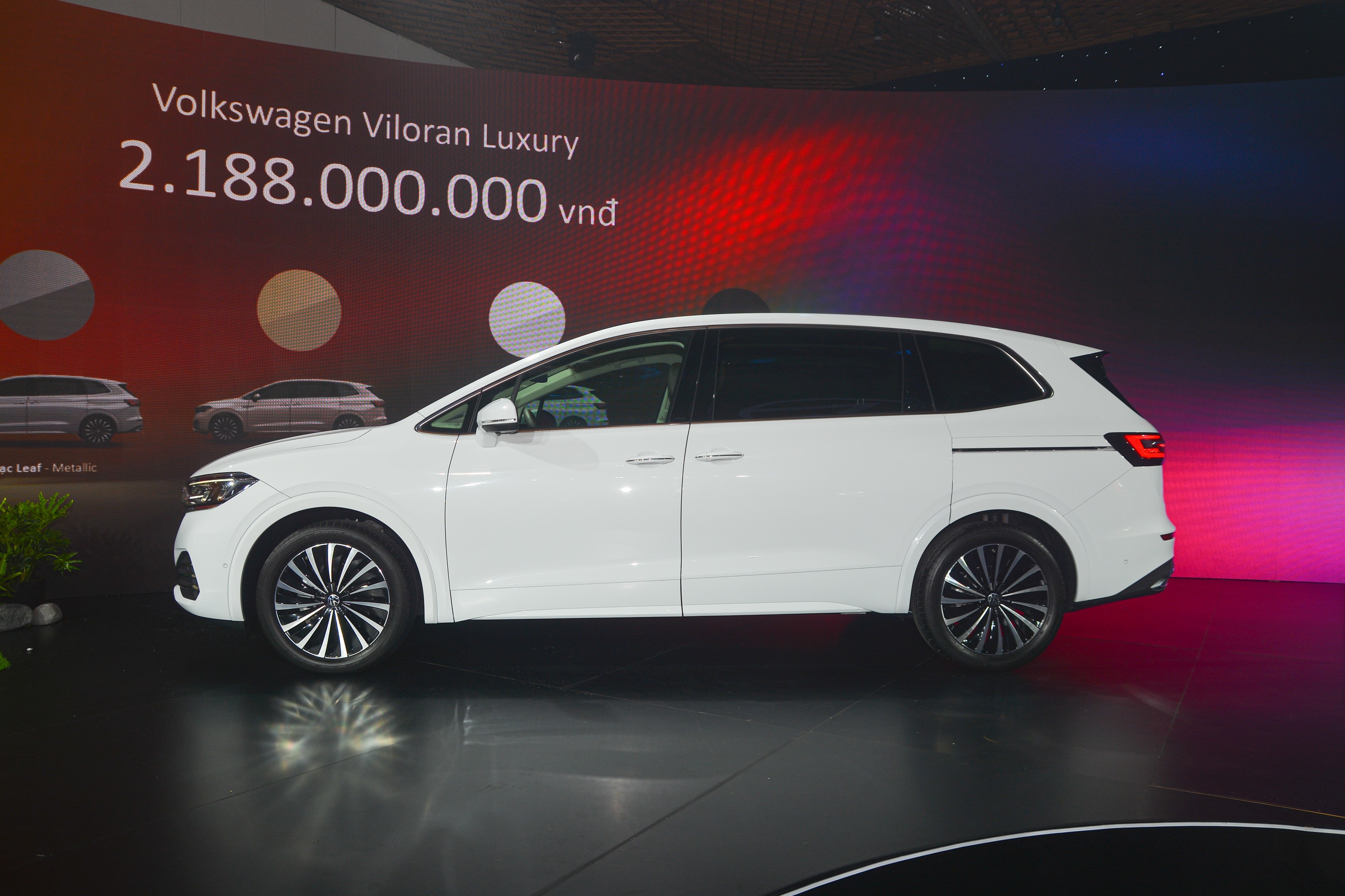 Volkswagen Viloran ban dat nhat anh 2