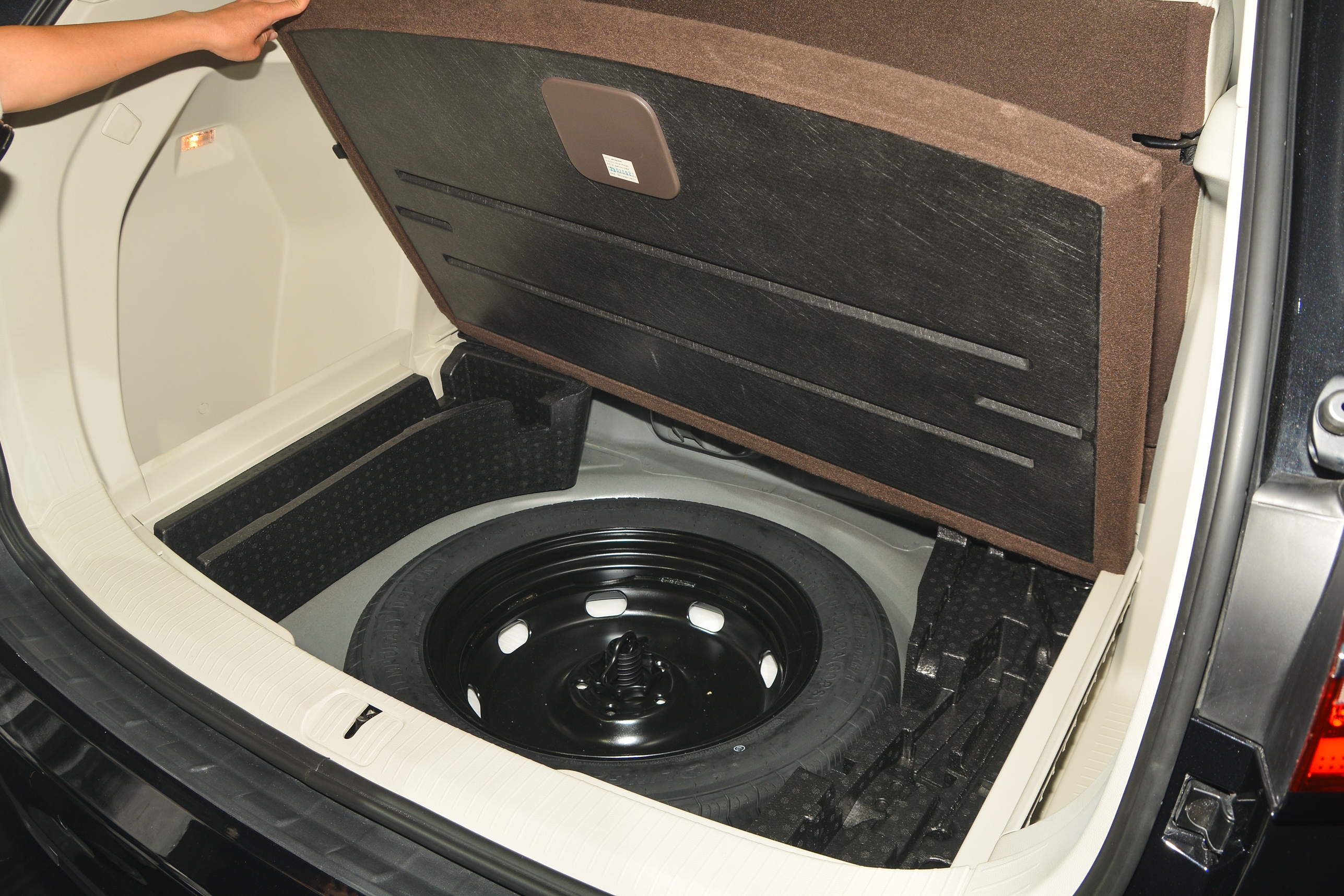 Volkswagen Viloran ban dat nhat anh 9