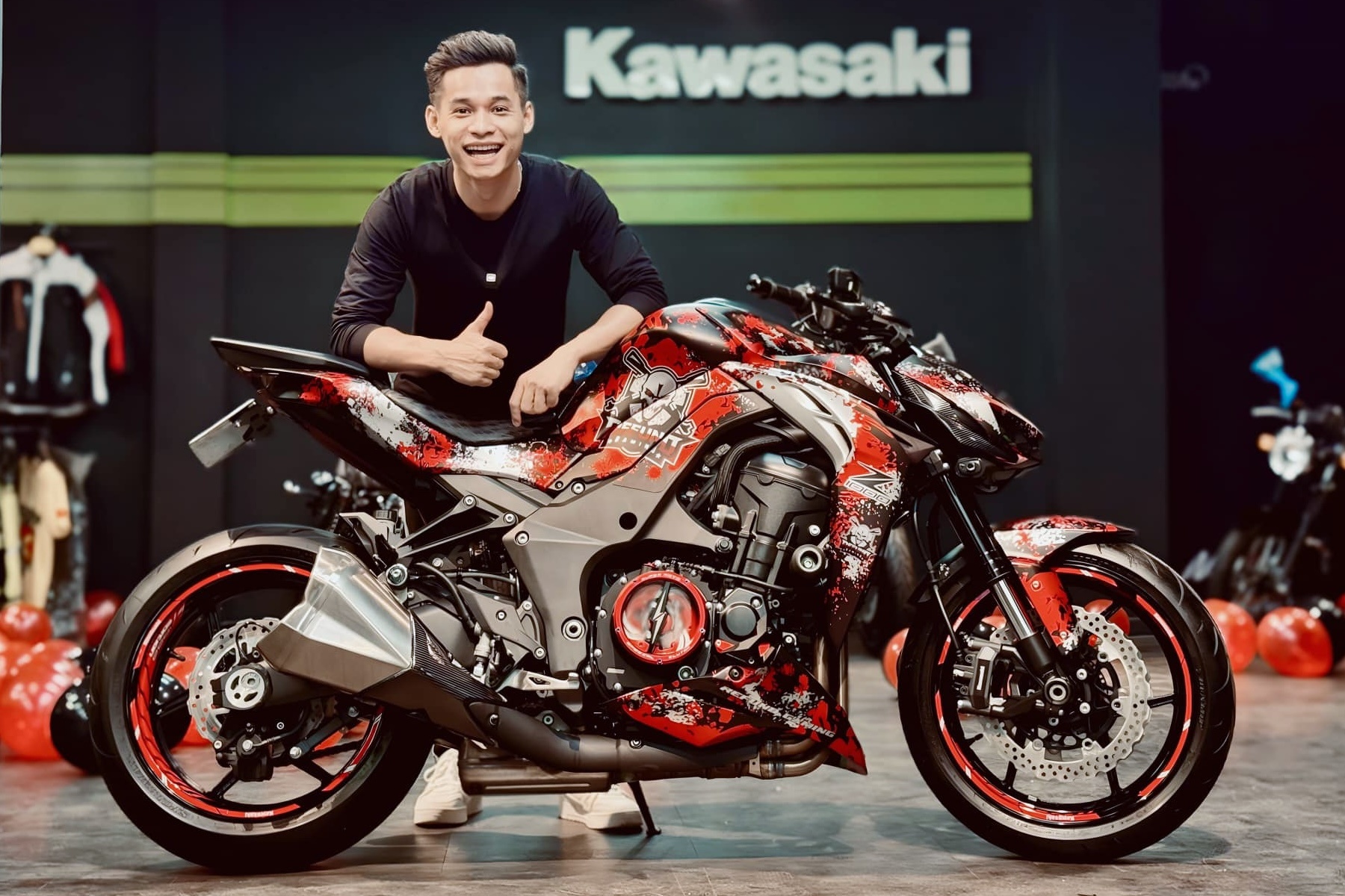 Do Mixi sam Kawasaki Z1000, chi chuc trieu nang cap trang bi hinh anh