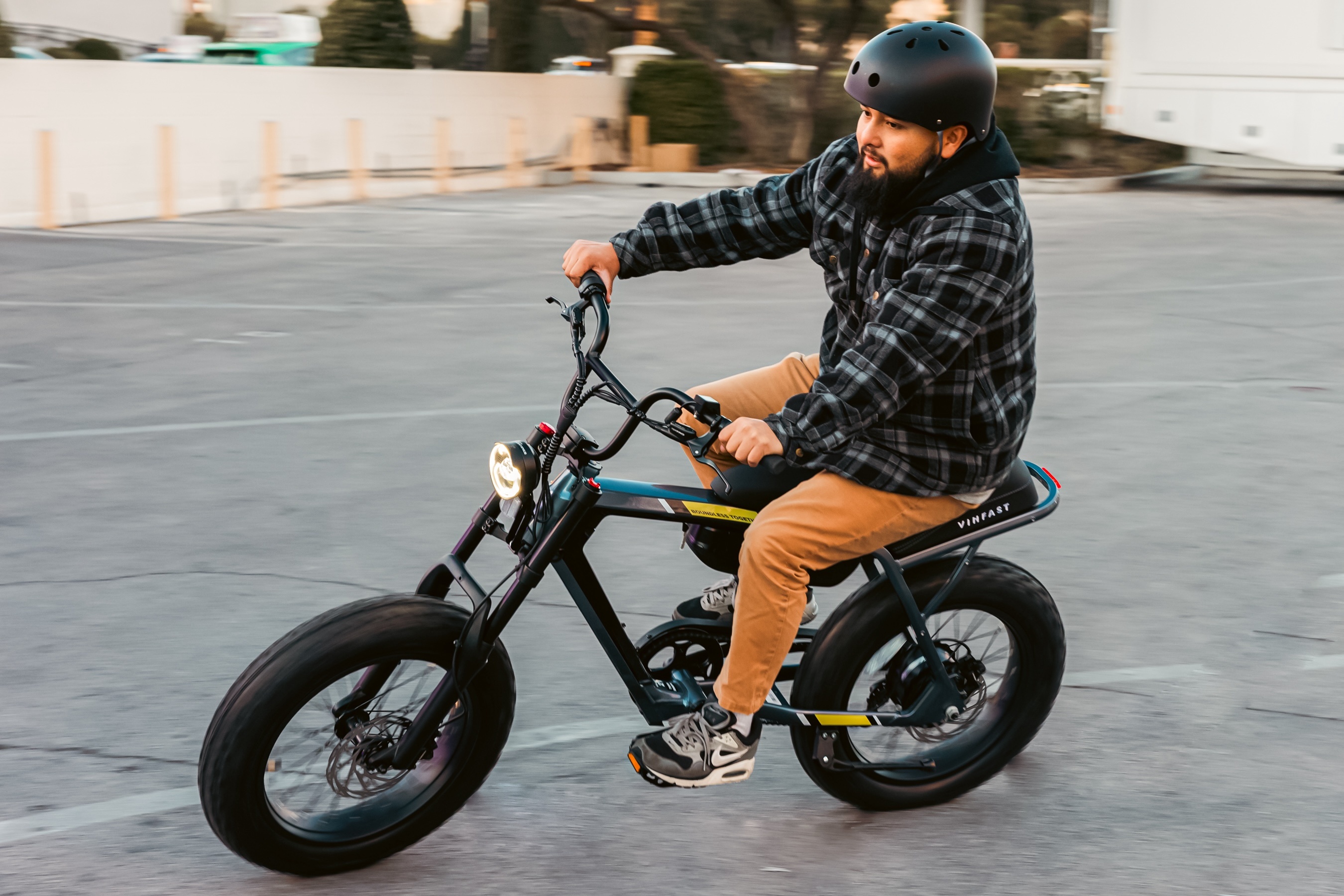 Xe dap dien VinFast mo ban tai My, gia tu 2.800 USD hinh anh