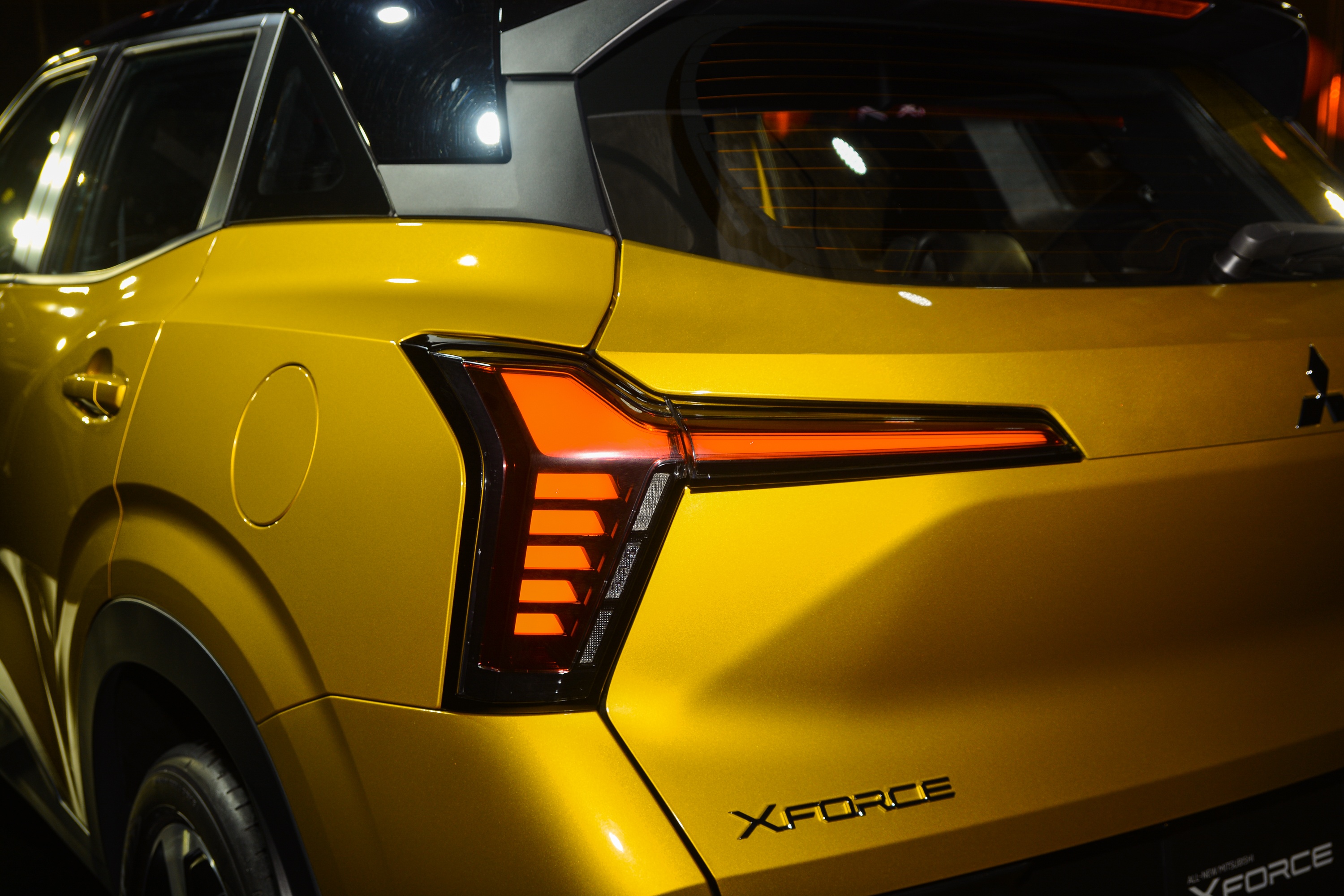 Loat xe Nhat canh tranh danh hieu SUV co B ban chay thu nhi Viet Nam hinh anh