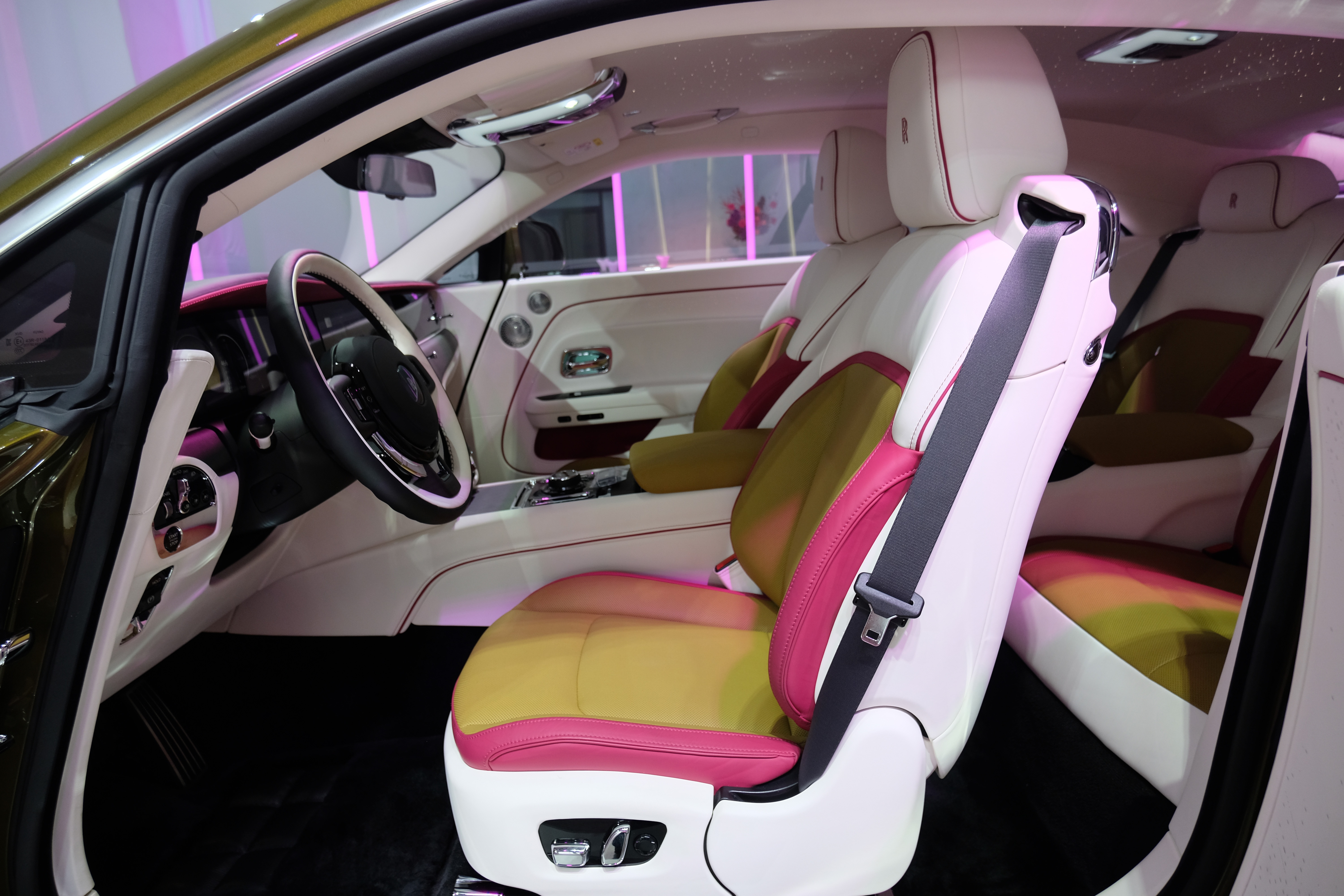 Rolls-Royce Spectre ra mat anh 3