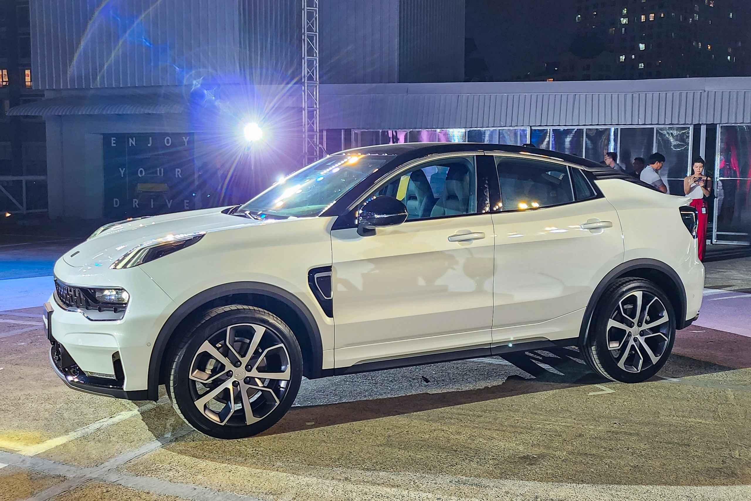 Lynk & Co 05 ảnh 3 Lynk & Co 05 anh 3