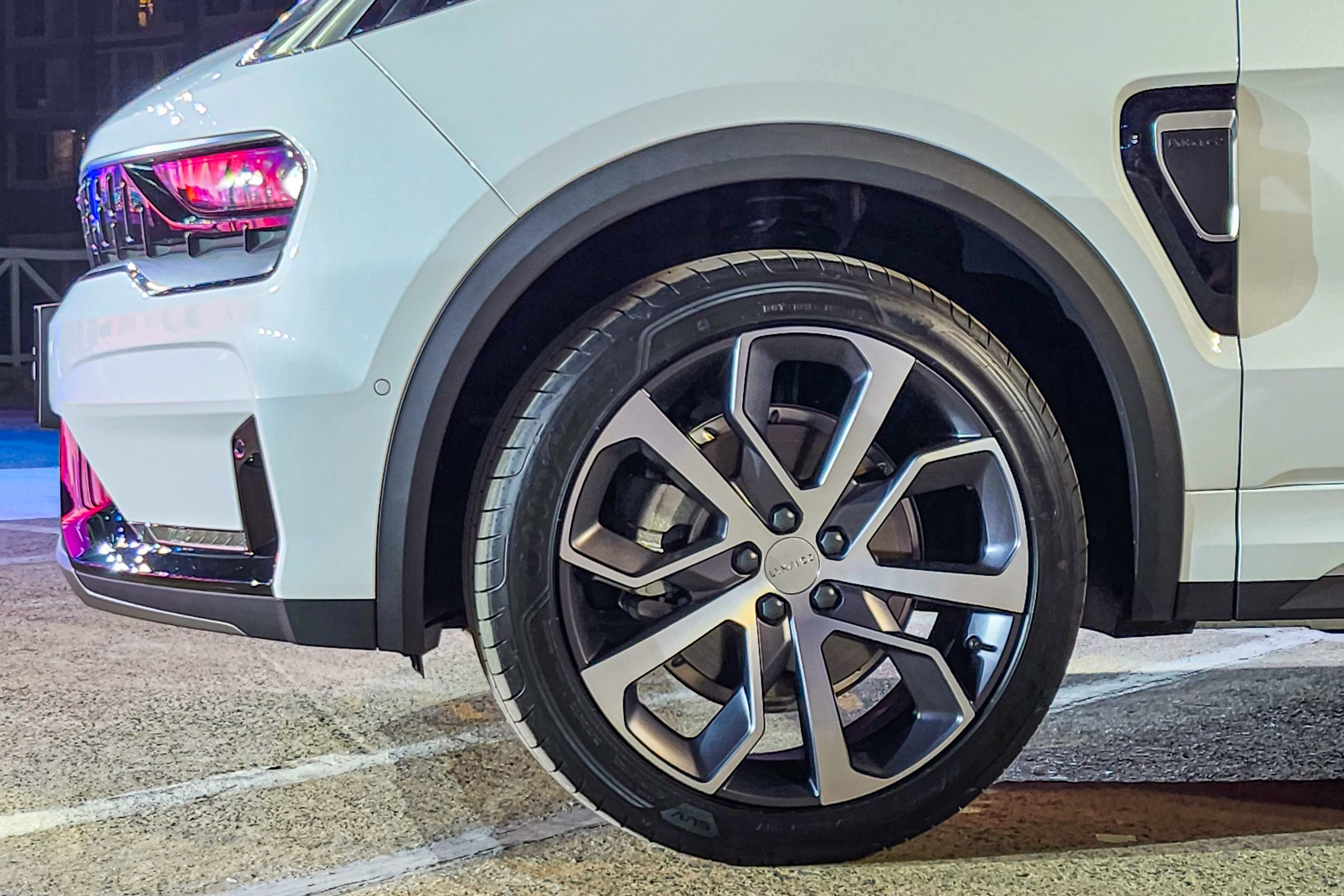 Lynk & Co 05 ảnh 4 Lynk & Co 05 anh 4