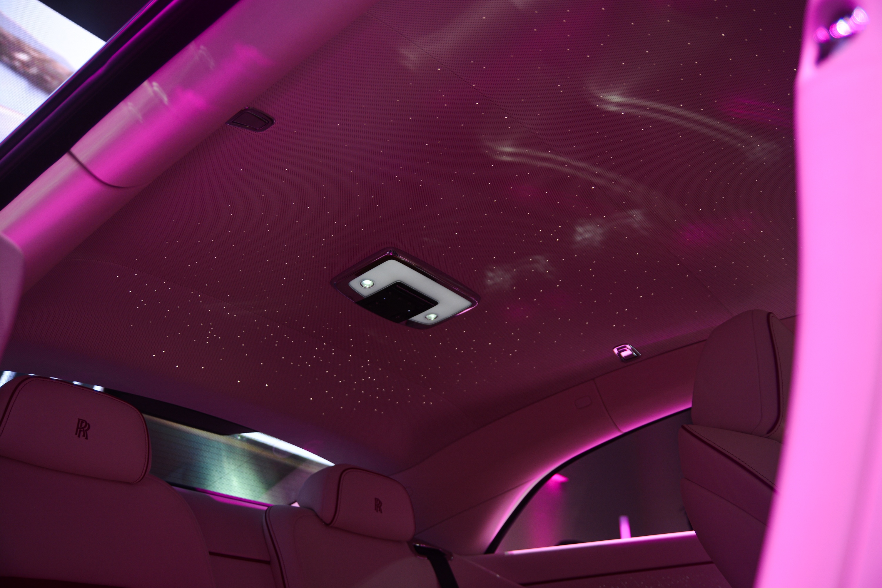 Chi tiết Rolls-Royce Spectre ảnh 11 Chi tiet Rolls-Royce Spectre anh 11