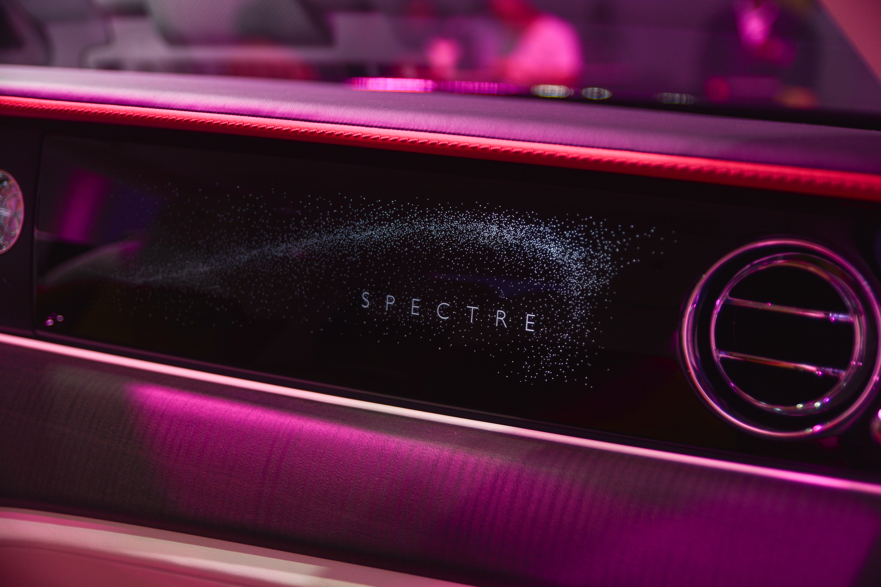 Chi tiết Rolls-Royce Spectre ảnh 12 Chi tiet Rolls-Royce Spectre anh 12