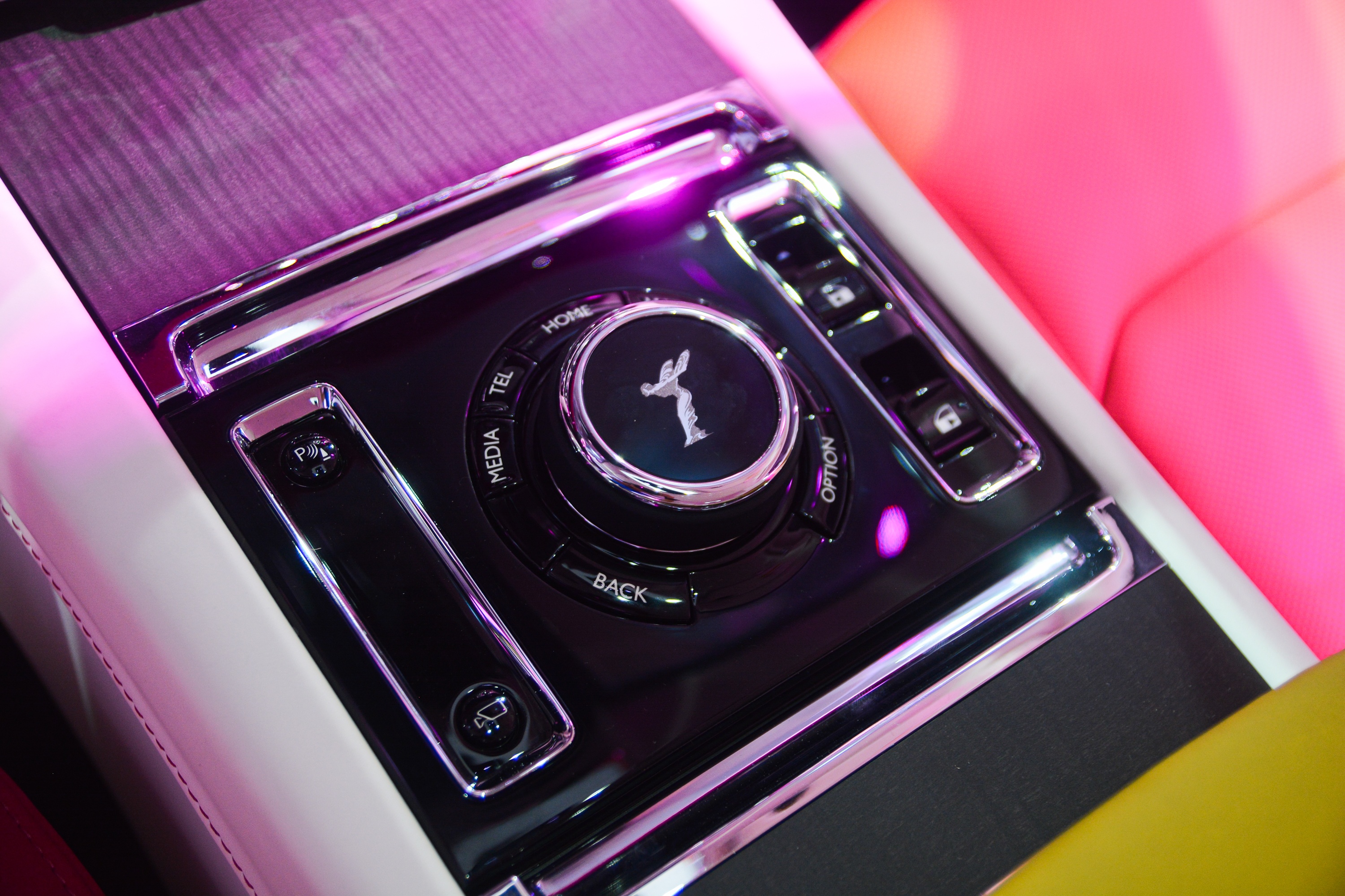 Chi tiet Rolls-Royce Spectre anh 15