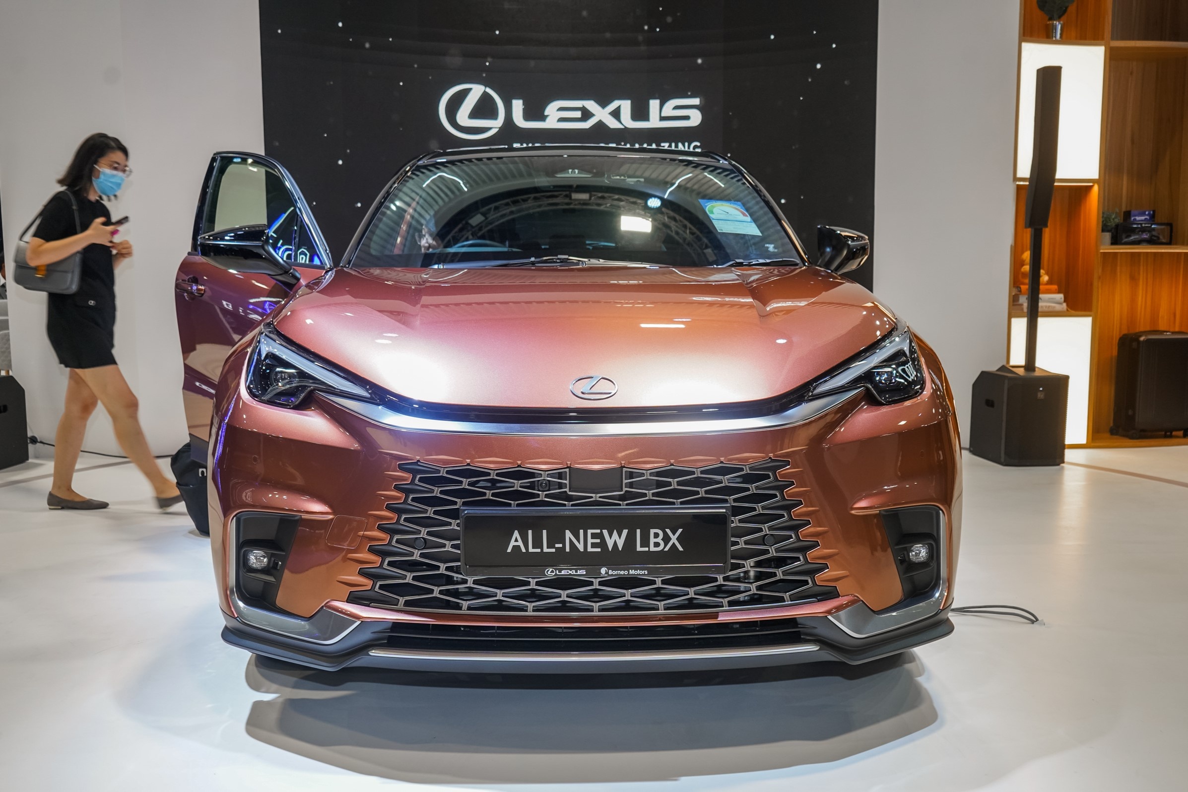 Lexus LBX ra mắt ảnh 9 Lexus LBX ra mat anh 9