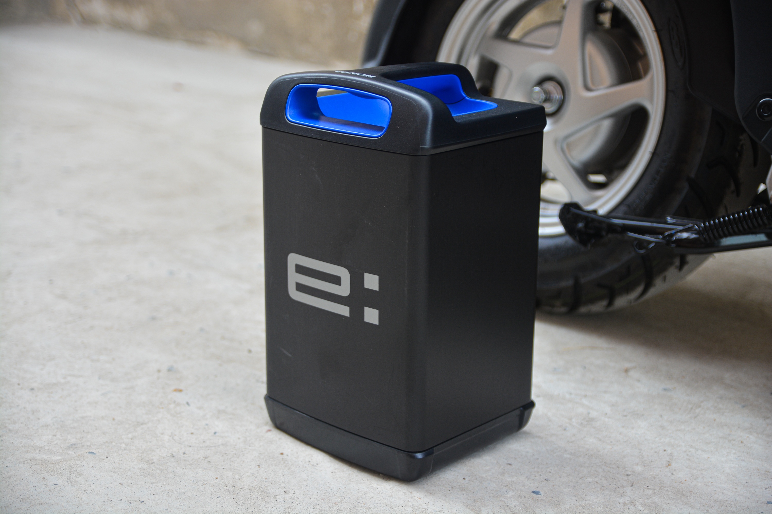 Xe dien Honda Benly e anh 12