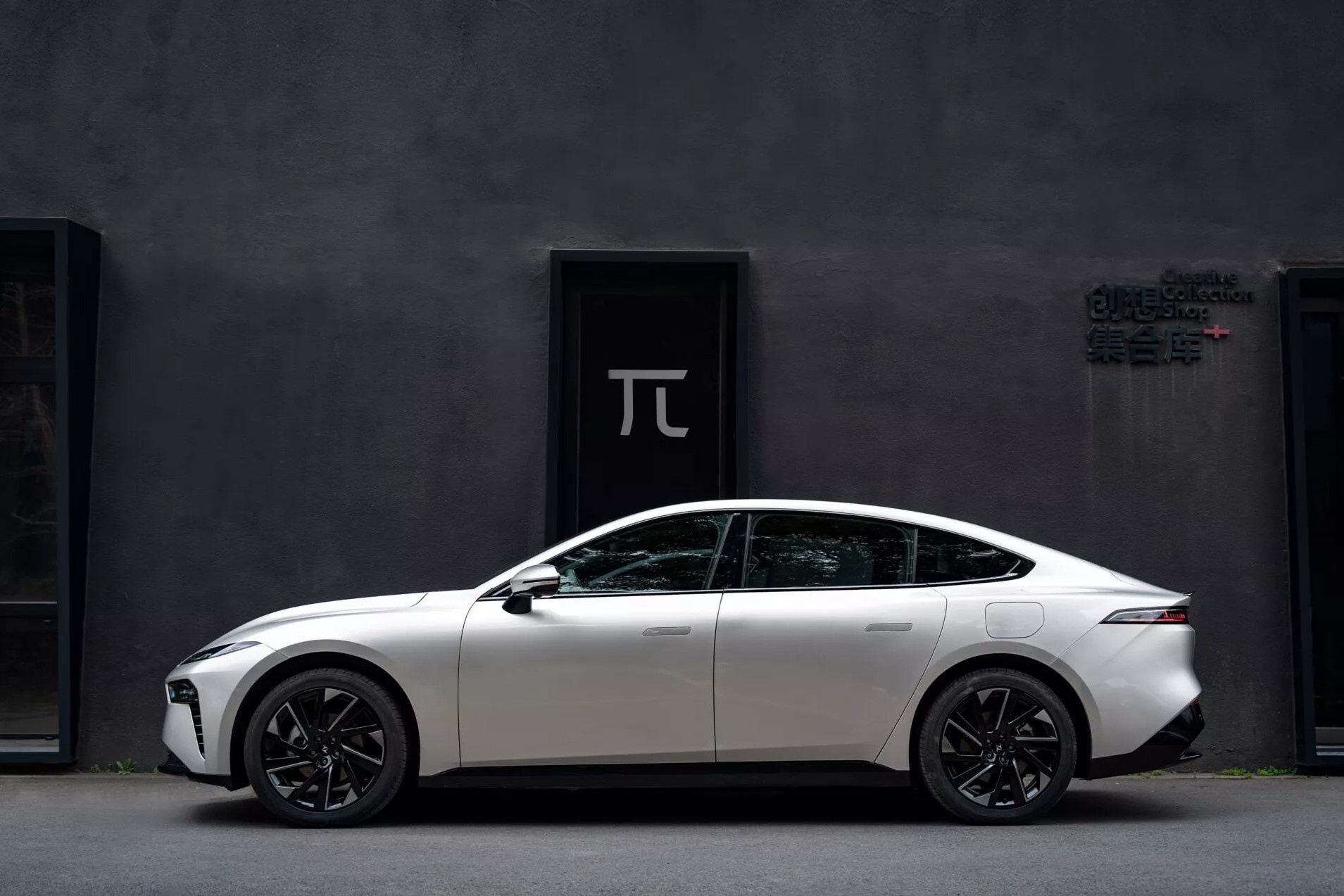 Xe dien Trung Quoc anh 2