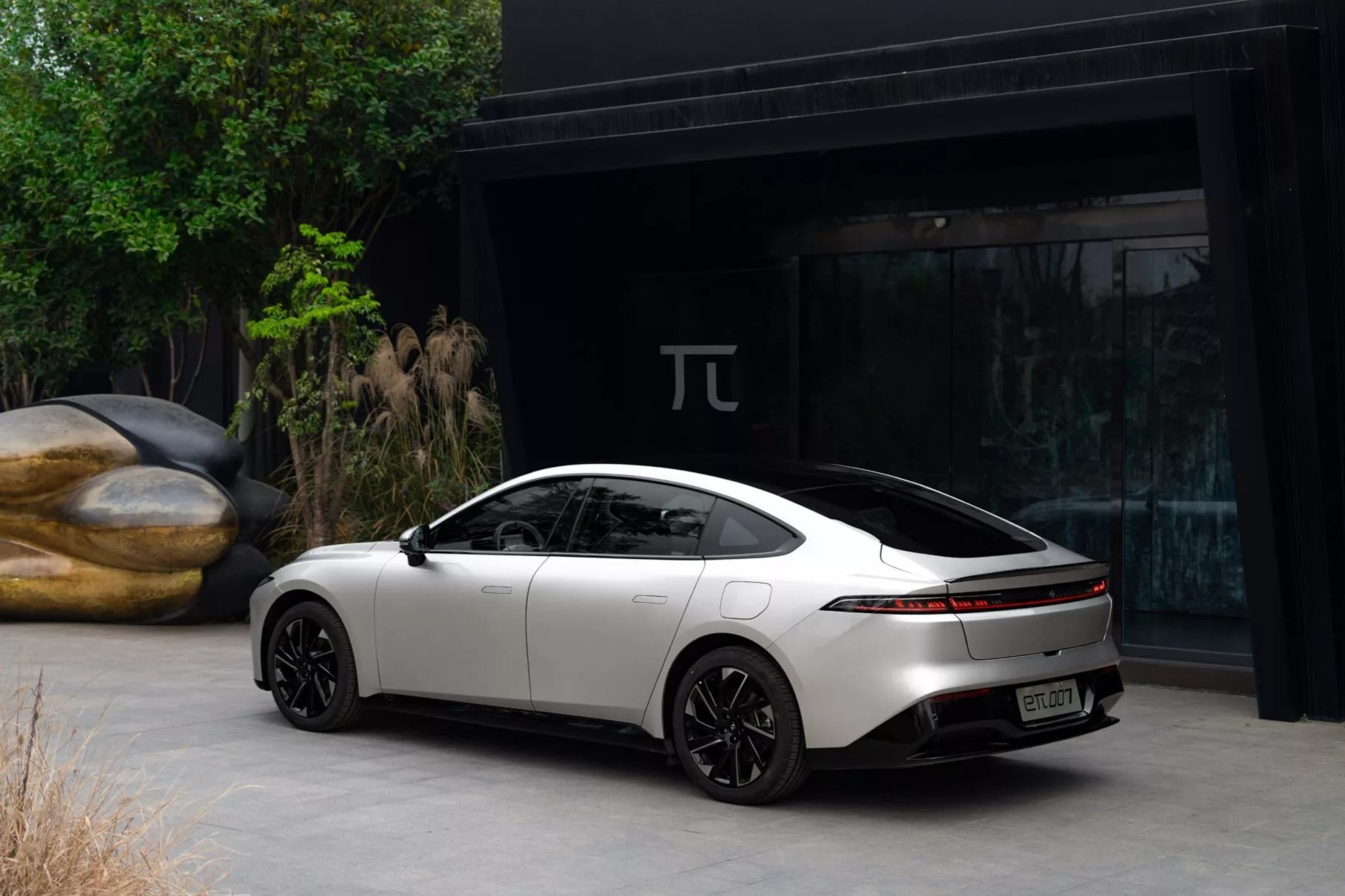 Xe dien Trung Quoc anh 8