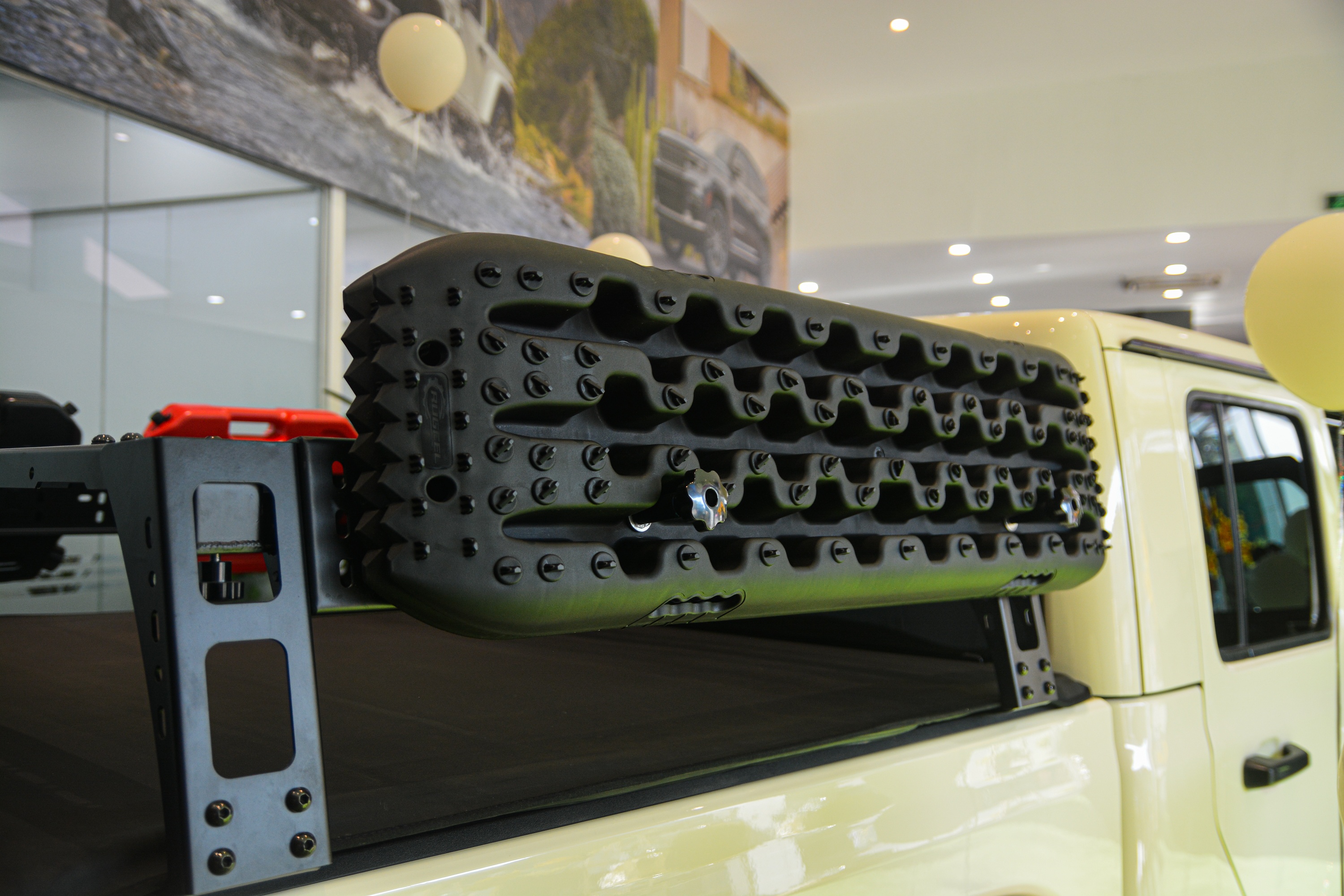 Ngô Thanh Vân mua xe ảnh 9 Ngo Thanh Van mua xe anh 9