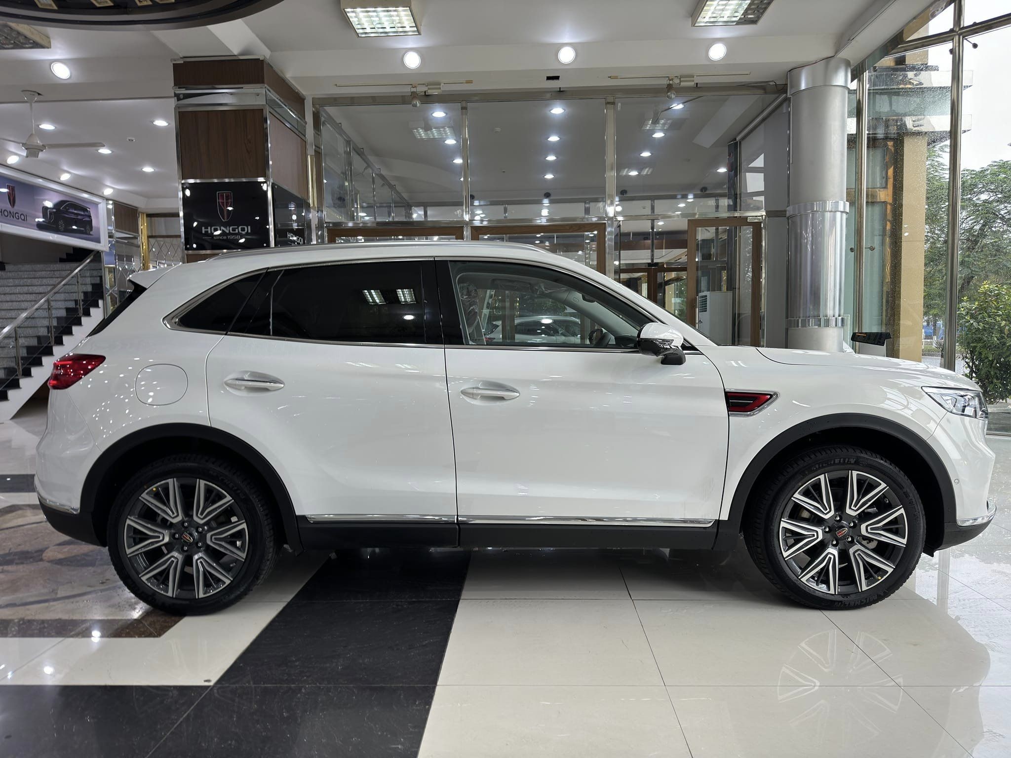 Hongqi HS5 về Việt Nam ảnh 1 Hongqi HS5 ve Viet Nam anh 1