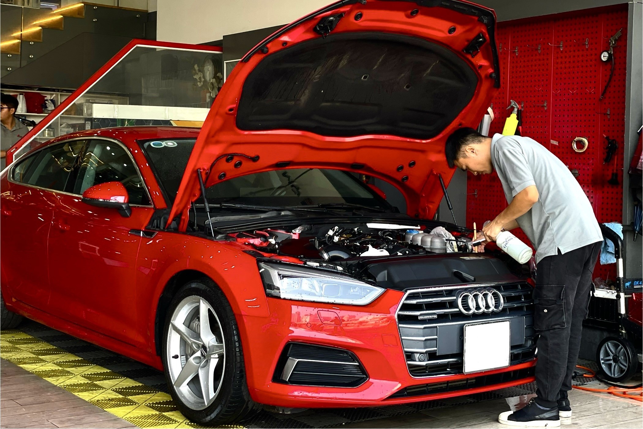 Dich vu nang cap, tan trang oto 'hot bac' sat Tet hinh anh