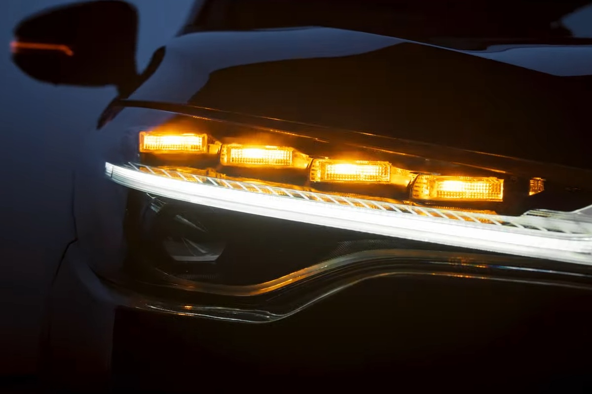 Toyota Corolla Cross 2024 sap ra mat tai Thai Lan hinh anh