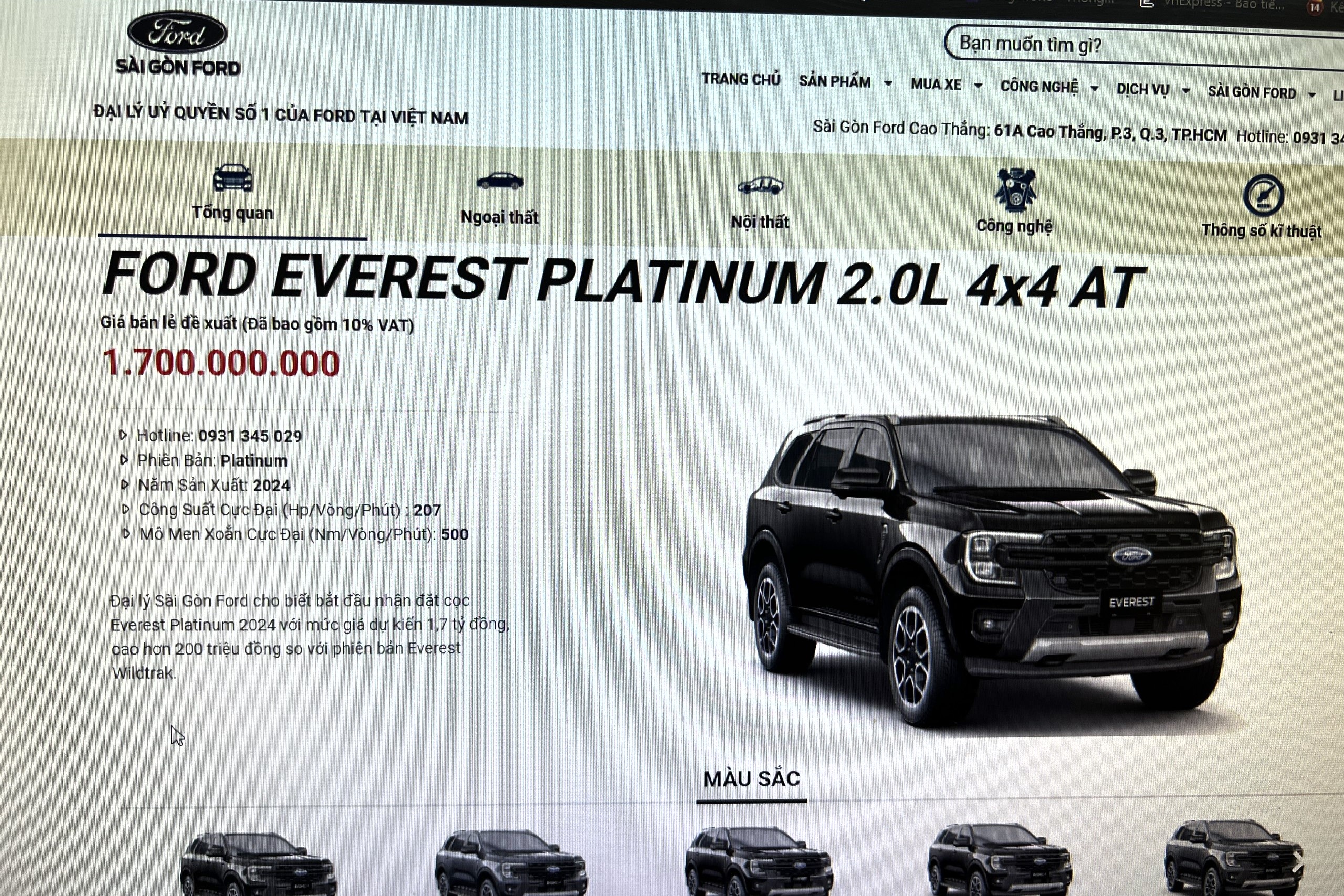 Ford Everest Platinum mo ban anh 1