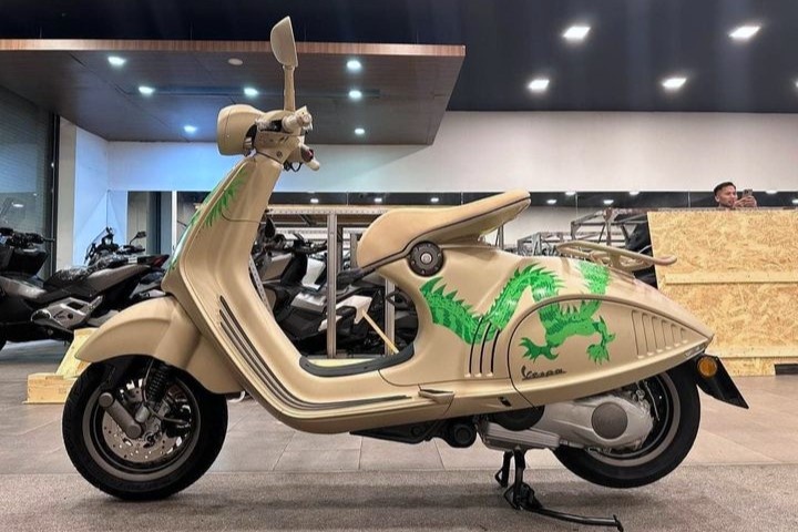 Vespa 946 Dragon dau tien ve Viet Nam - nhap Italy, gia ban la an so hinh anh
