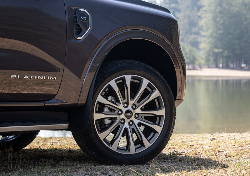 Ford Everest Platinum V6 ảnh 3 Ford Everest Platinum V6 anh 3