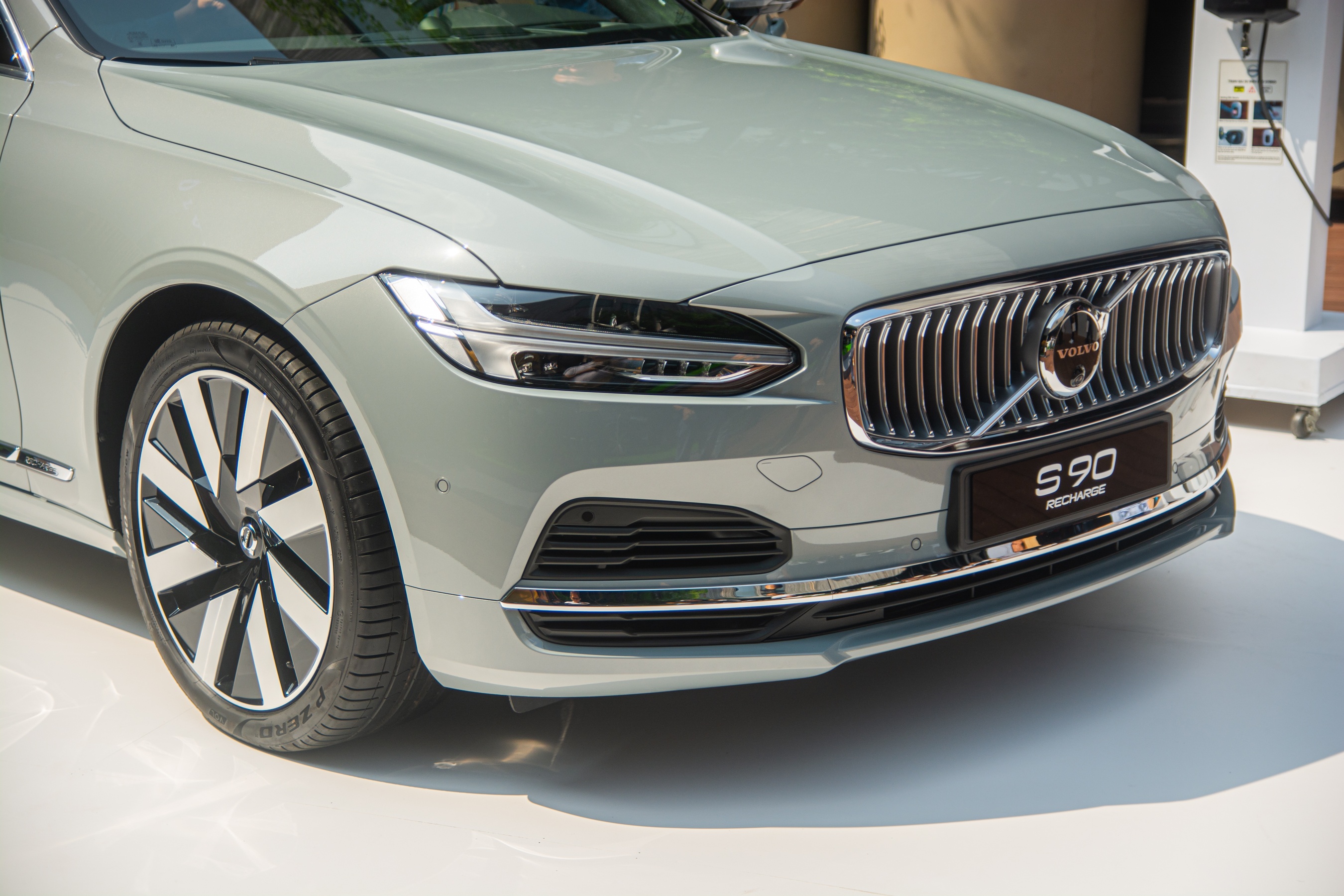 Canh tranh hap dan o phan khuc sedan hang sang tam gia 2-3 ty dong hinh anh