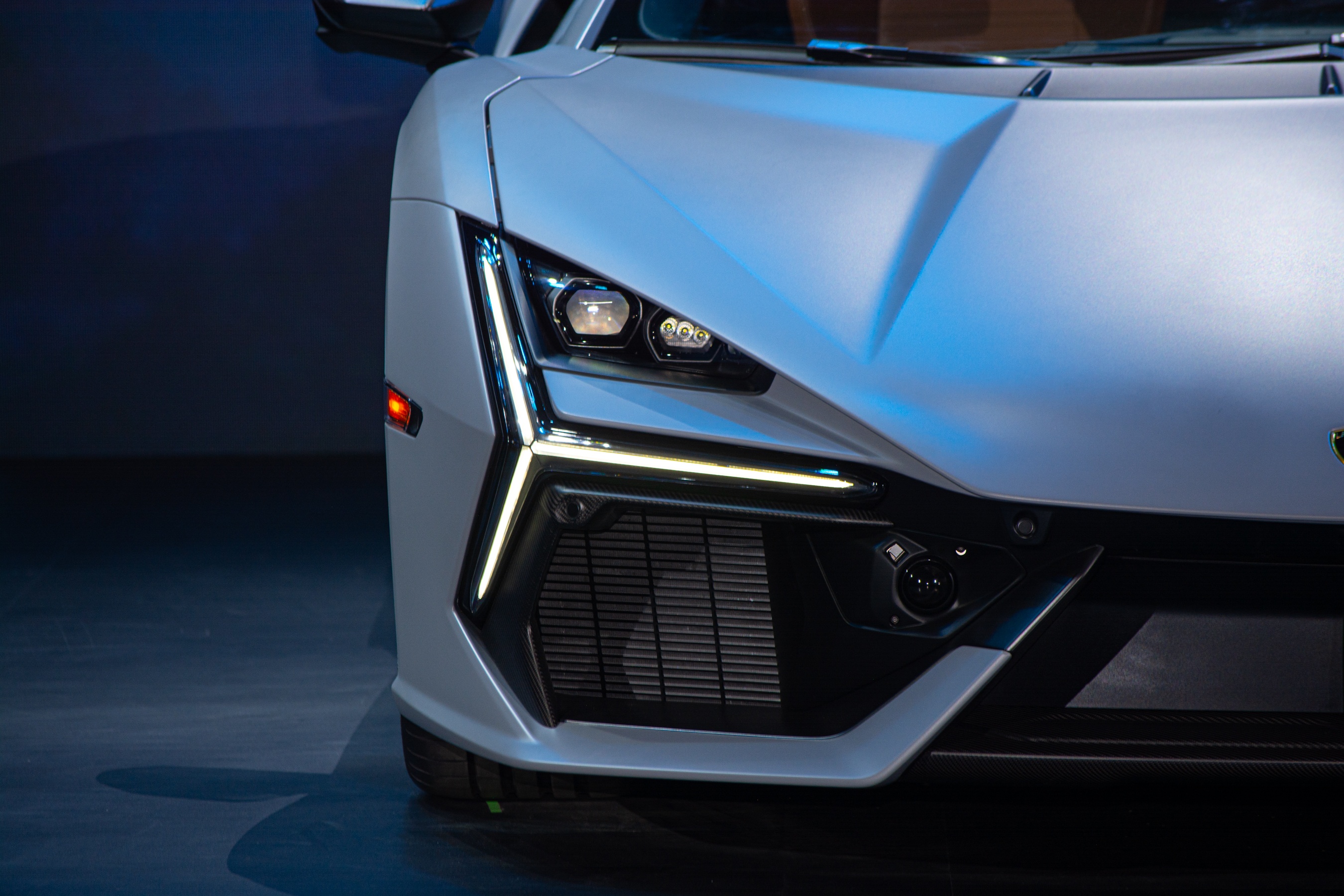 Lamborghini Revuelto tại Việt Nam ảnh 17 Lamborghini Revuelto tai Viet Nam anh 17