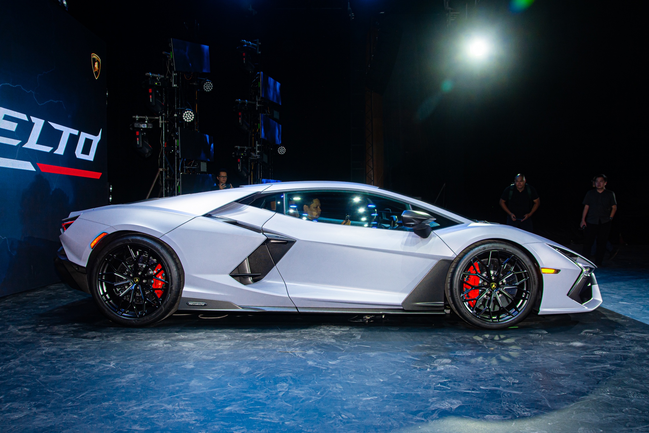 Lamborghini Revuelto tại Việt Nam ảnh 2 Lamborghini Revuelto tai Viet Nam anh 2