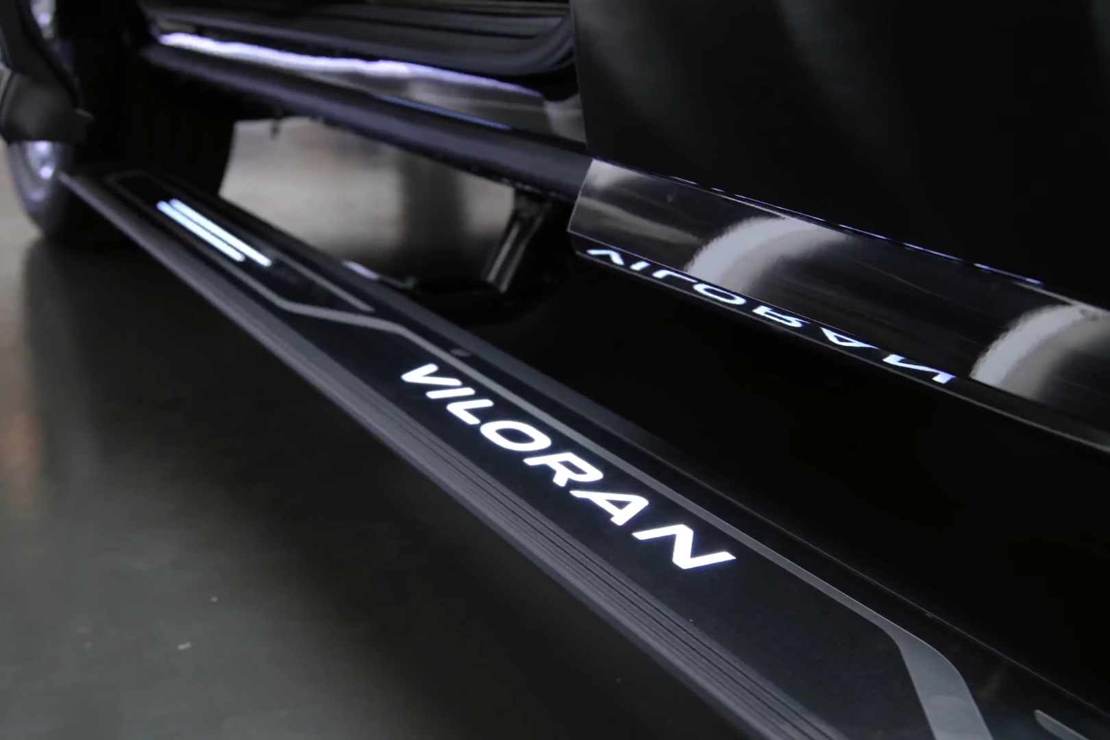 Tran Thanh mua xe Volkswagen anh 9