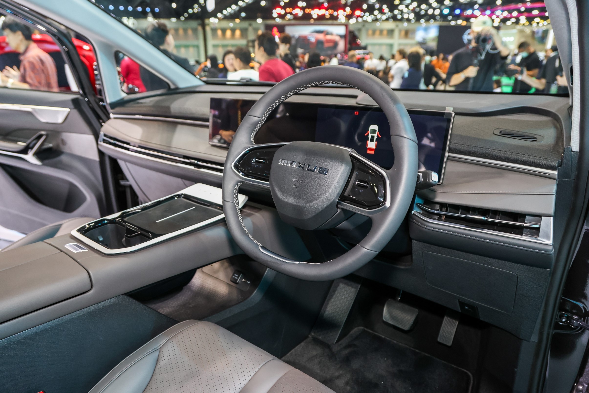 Can canh MG Maxus 7 anh 4