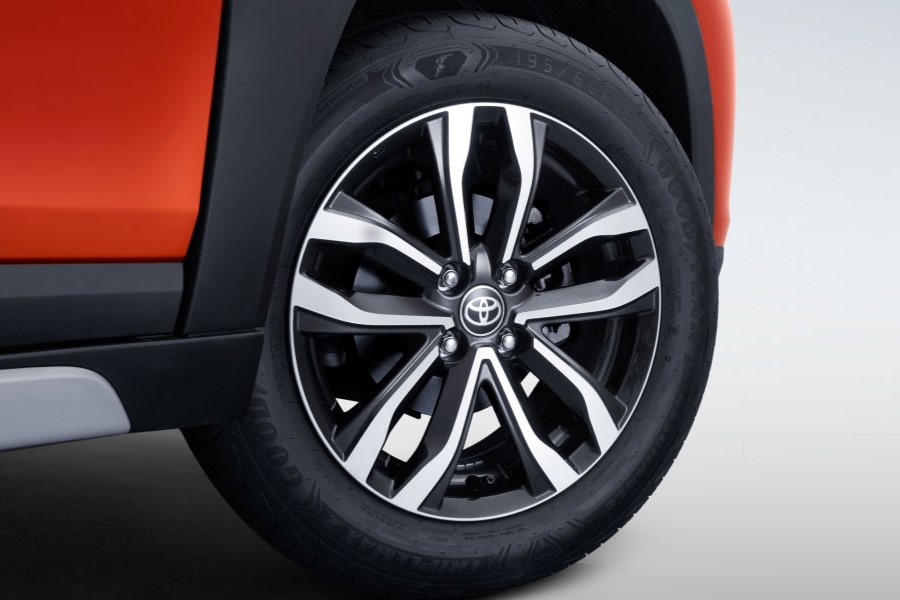 SUV hang A moi Toyota anh 5