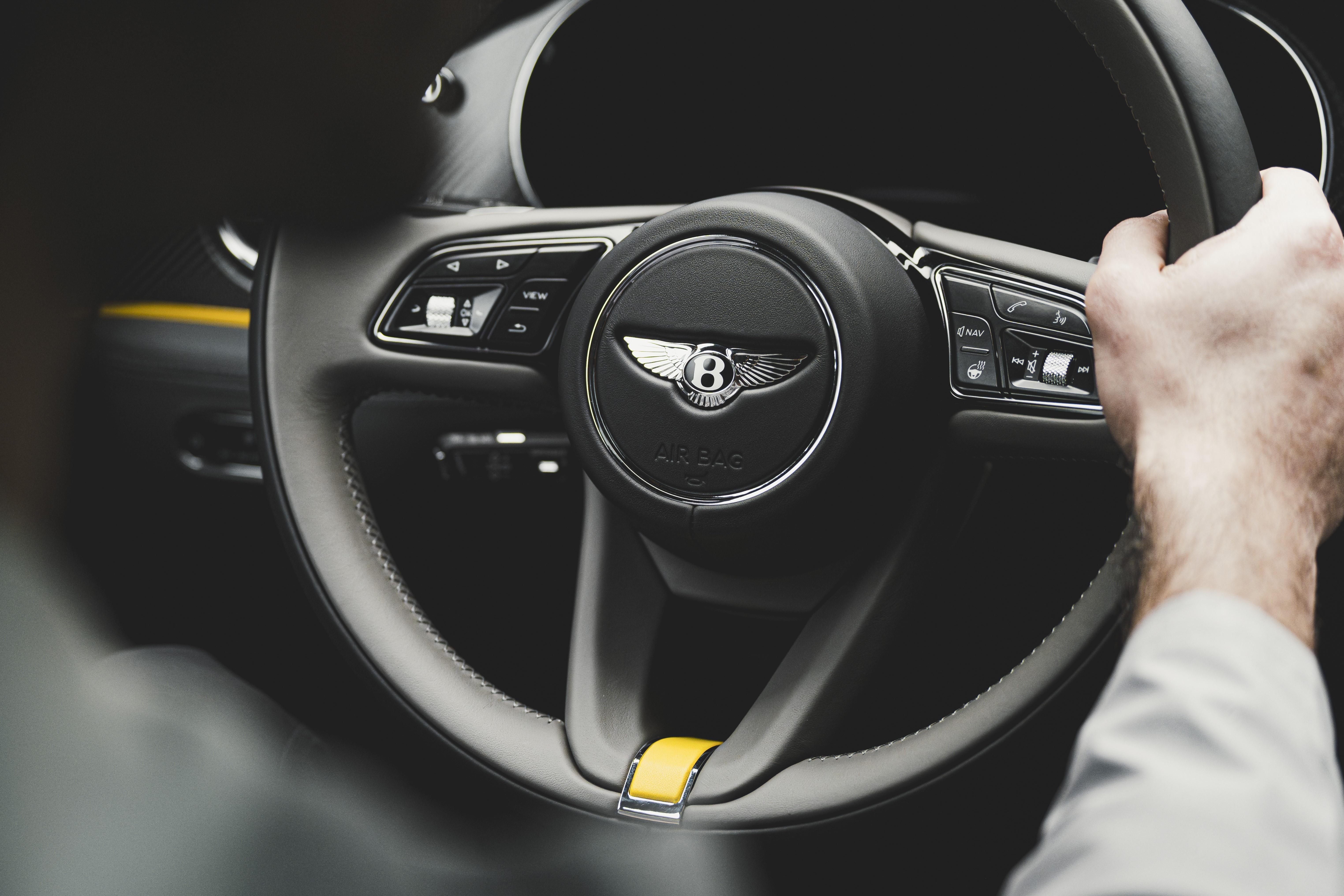 Bentley Bentayga S Umbra anh 5