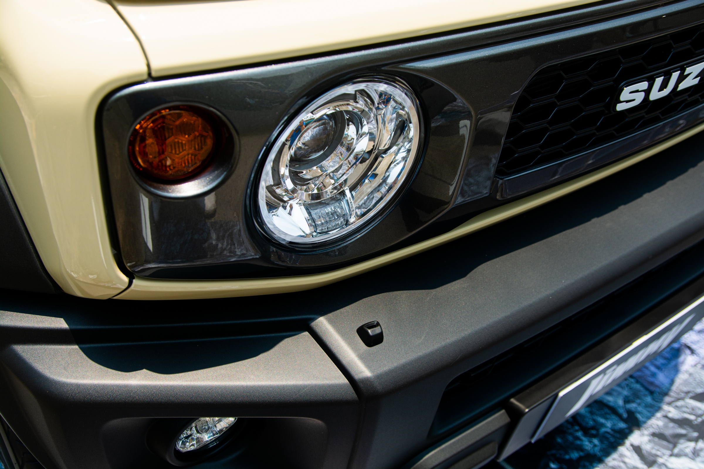 Suzuki Jimny mở bán ảnh 4 Suzuki Jimny mo ban anh 4
