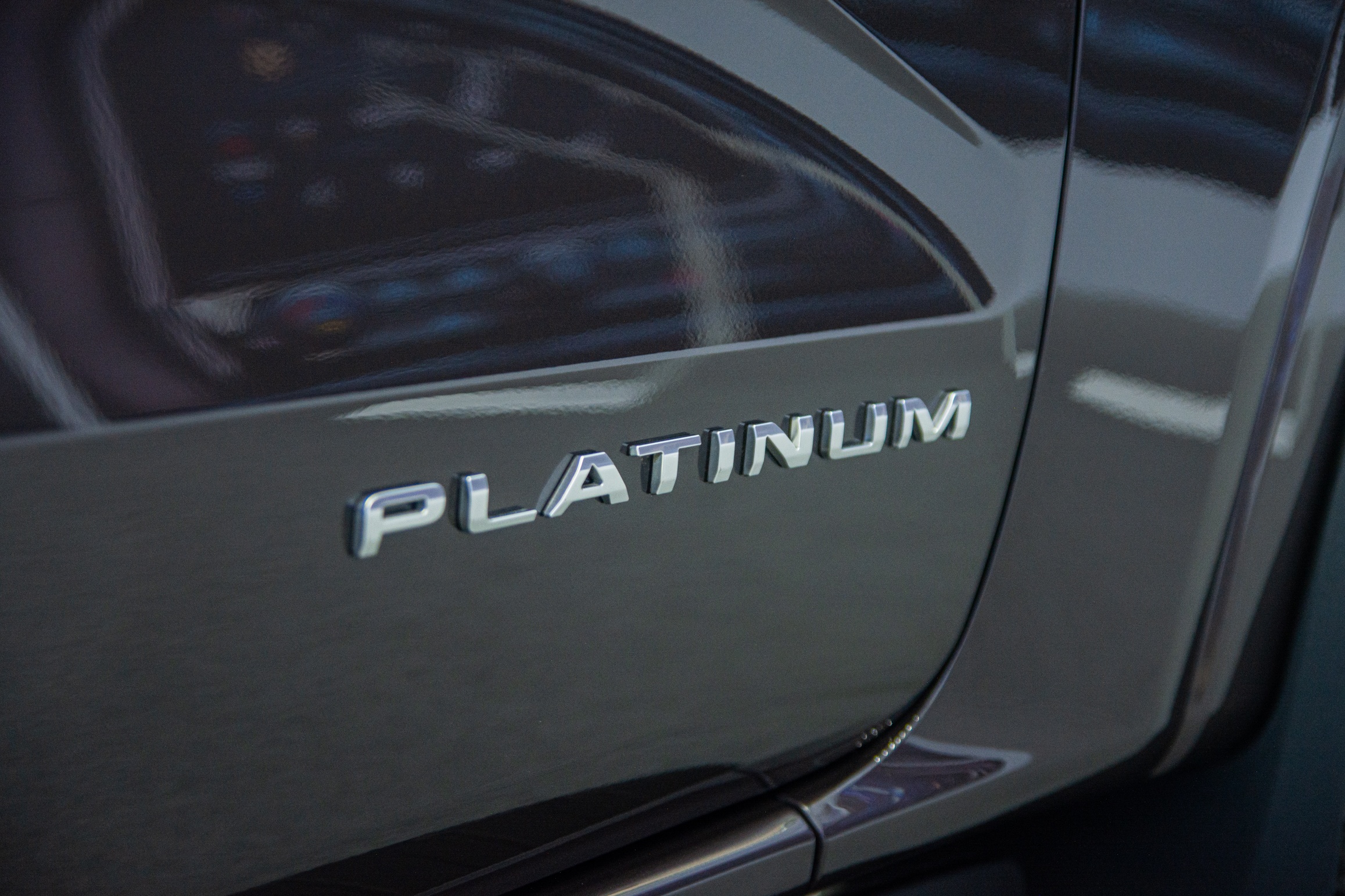 Ford Everest Platinum mo ban anh 11