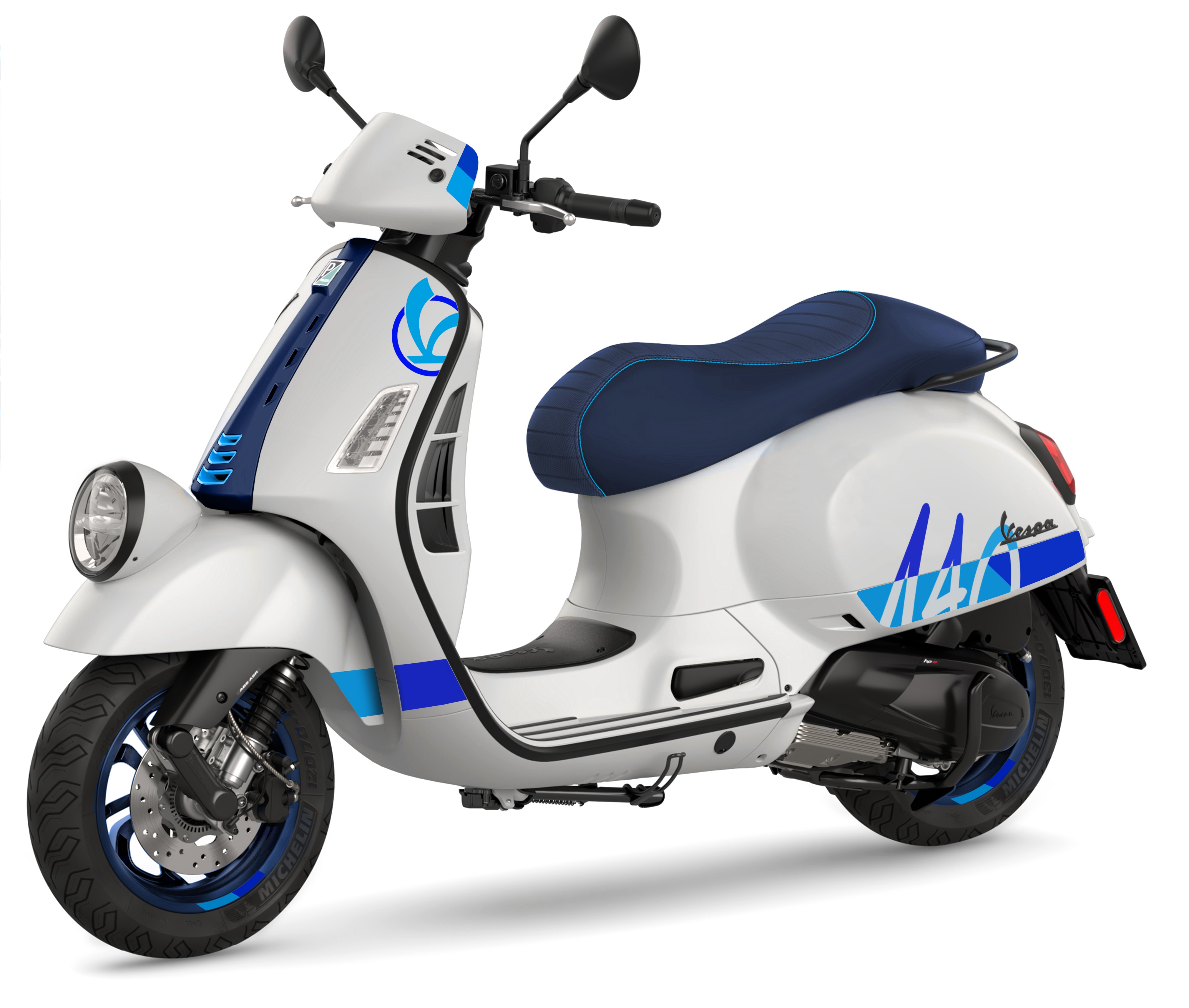 Piaggio ra mat xe may anh 1