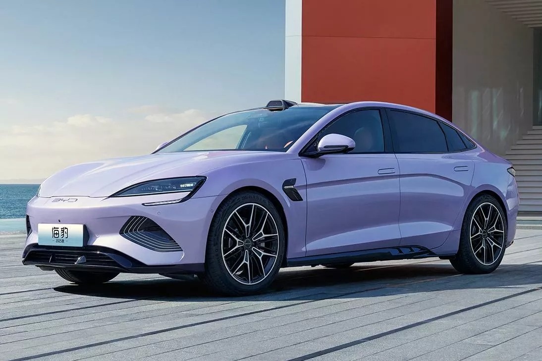 BYD Seal 2025 ra mat - giam dung luong pin, them cong nghe hinh anh