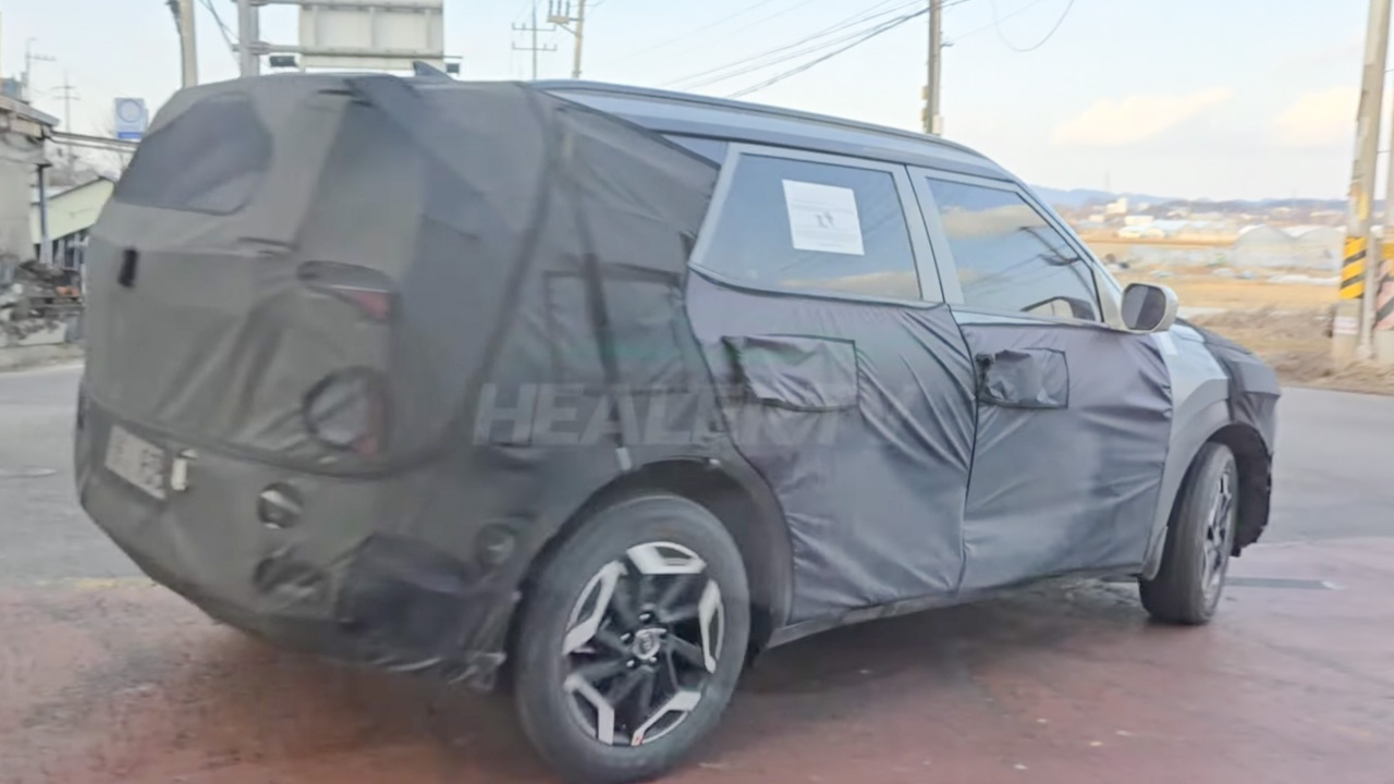 Kia Seltos the he moi chay thu, co the dung dong co hybrid hinh anh