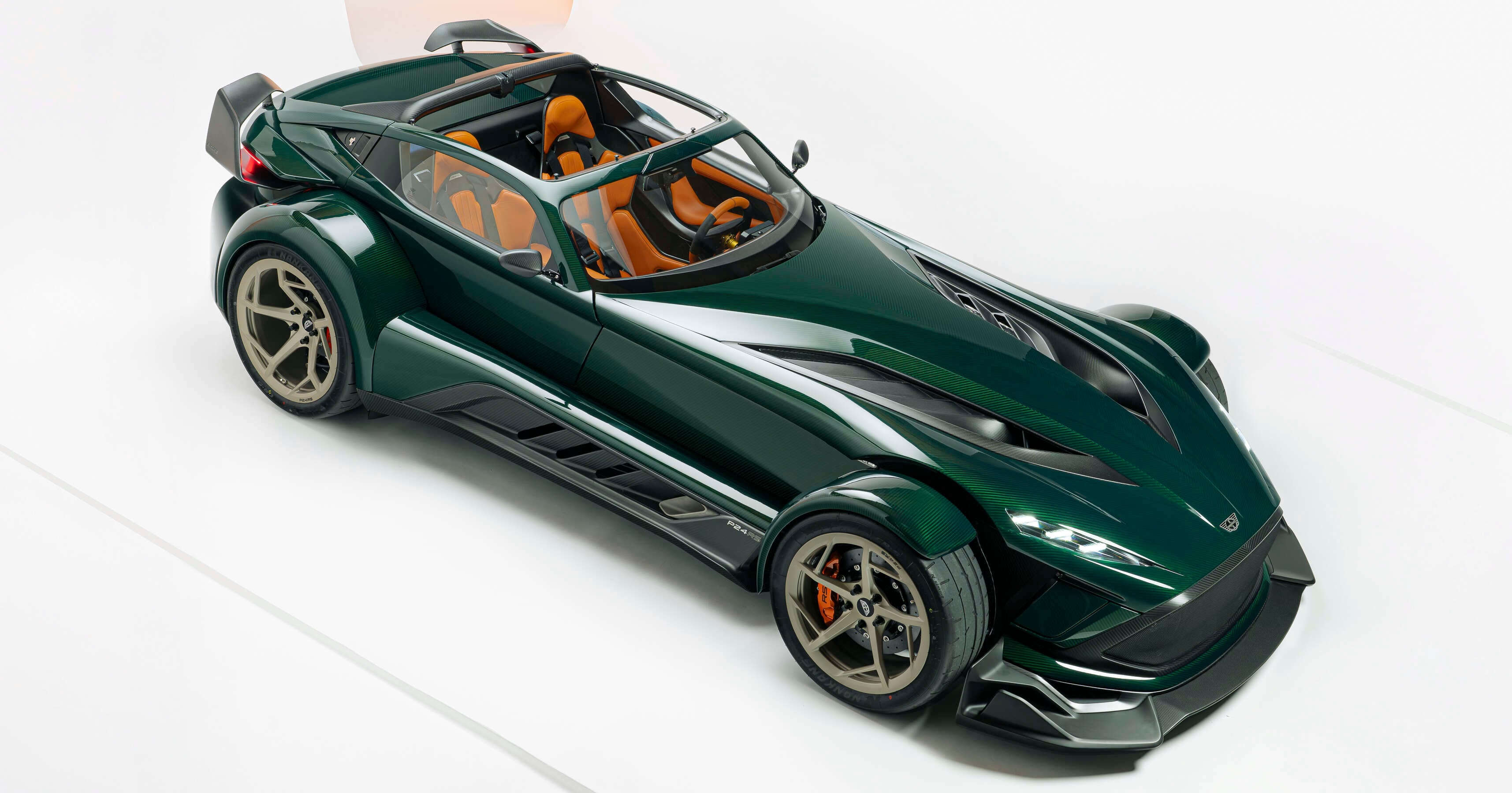 Donkervoort P24 RS - xe the thao khong ABS, khong tro luc lai hinh anh