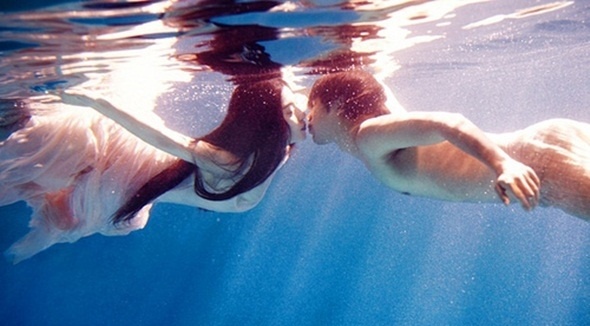 Nhung nu hon gay chu y tren man anh Hoa ngu hinh anh