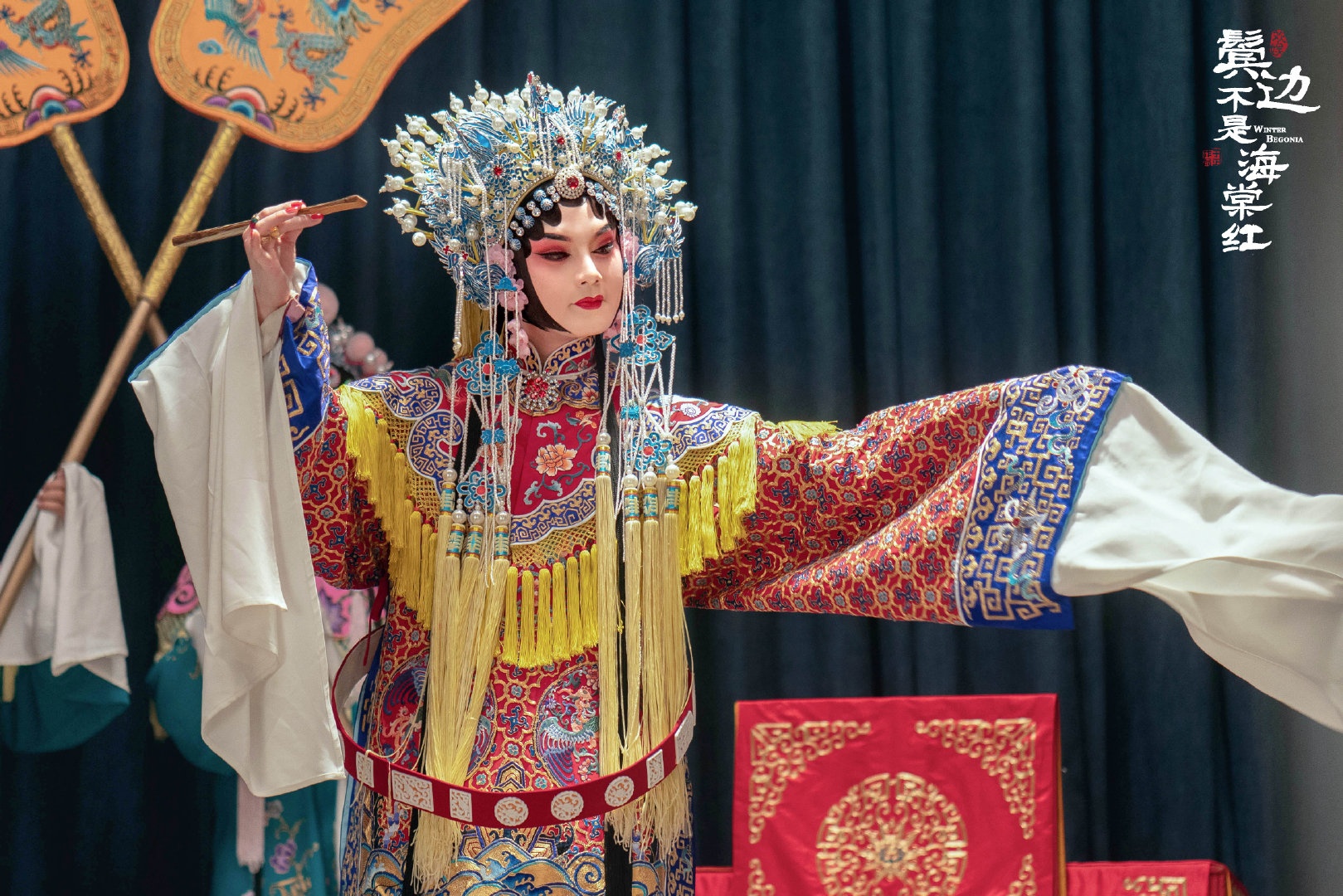 ben toc mai khong phai hai duong hong,  huynh hieu minh,  xa thi man anh 8