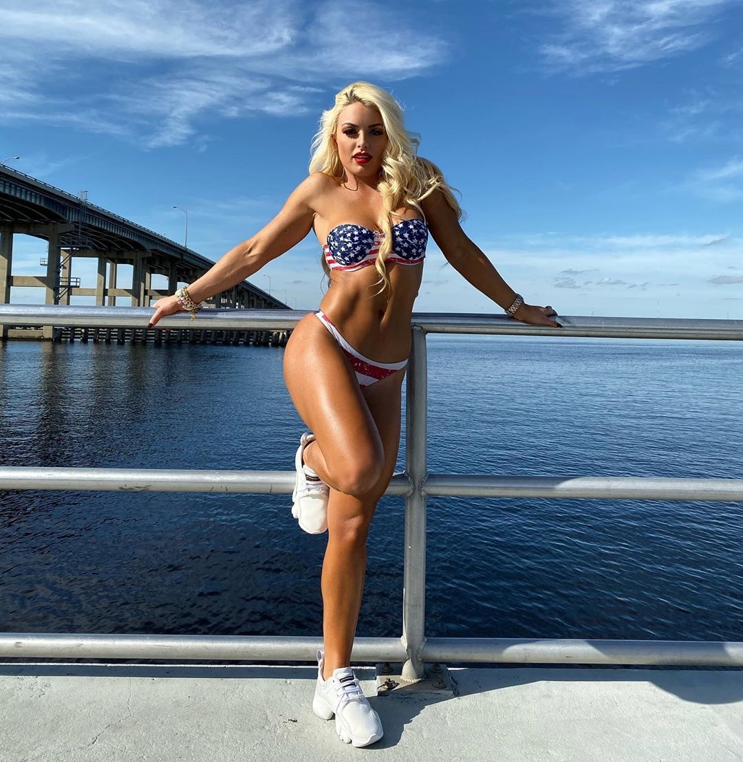 Mandy Rose anh 4