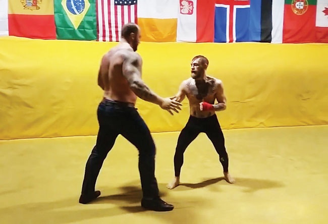 McGregor giao dau voi nguoi dan ong khoe nhat the gioi hinh anh