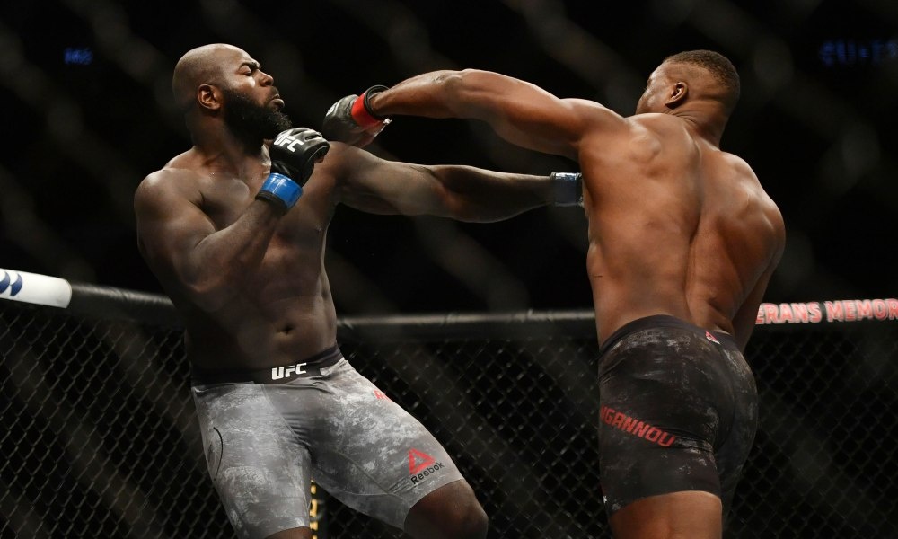 Ngannou knock-out doi thu chi sau 20 giay hinh anh