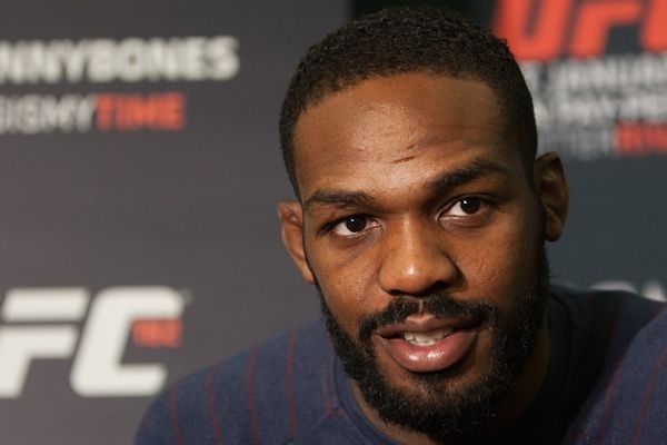Jon Jones co the danh bai Mike Tyson va Muhammad Ali  hinh anh