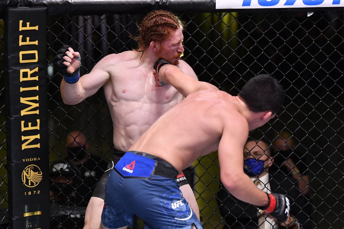 Ngung thi dau vi nghi het gio, vo si UFC nhan that bai hinh anh