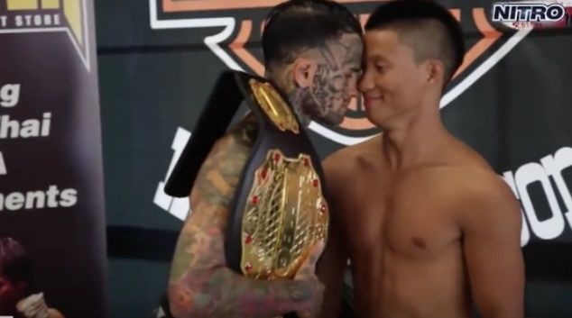 Vo si MMA ngong cuong bi ha guc sau 25 giay hinh anh