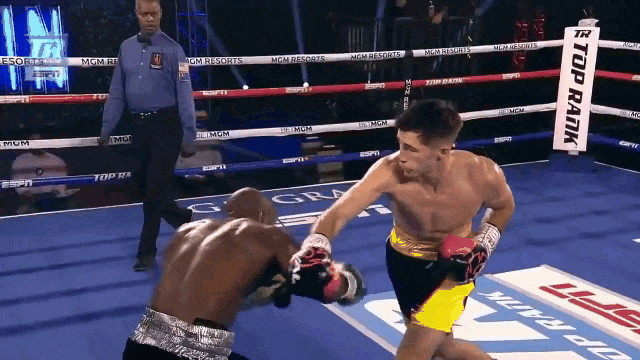 Pha ra don cung luc cua 2 vo si quyen anh hinh anh