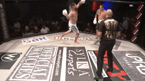 Vo si ha knock-out doi thu nho pha ra don may man hinh anh