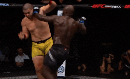 Cu da tam cao khien doi thu om mat chiu tran hinh anh