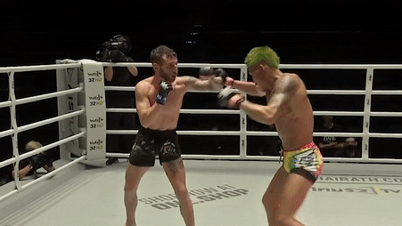 Pha da chan doi thu cua tan binh ONE Championship hinh anh