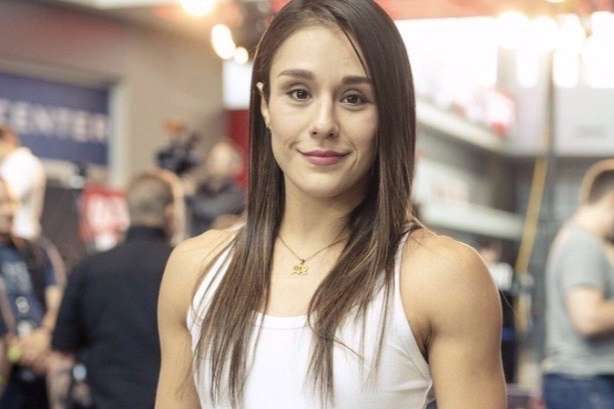 Nhan sac cua nu vo si so huu co bung 6 mui hinh anh