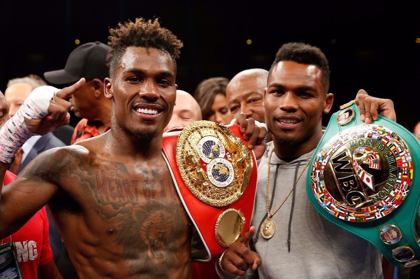 Cap song sinh Jermell va Jermall sap tro lai san dau hinh anh